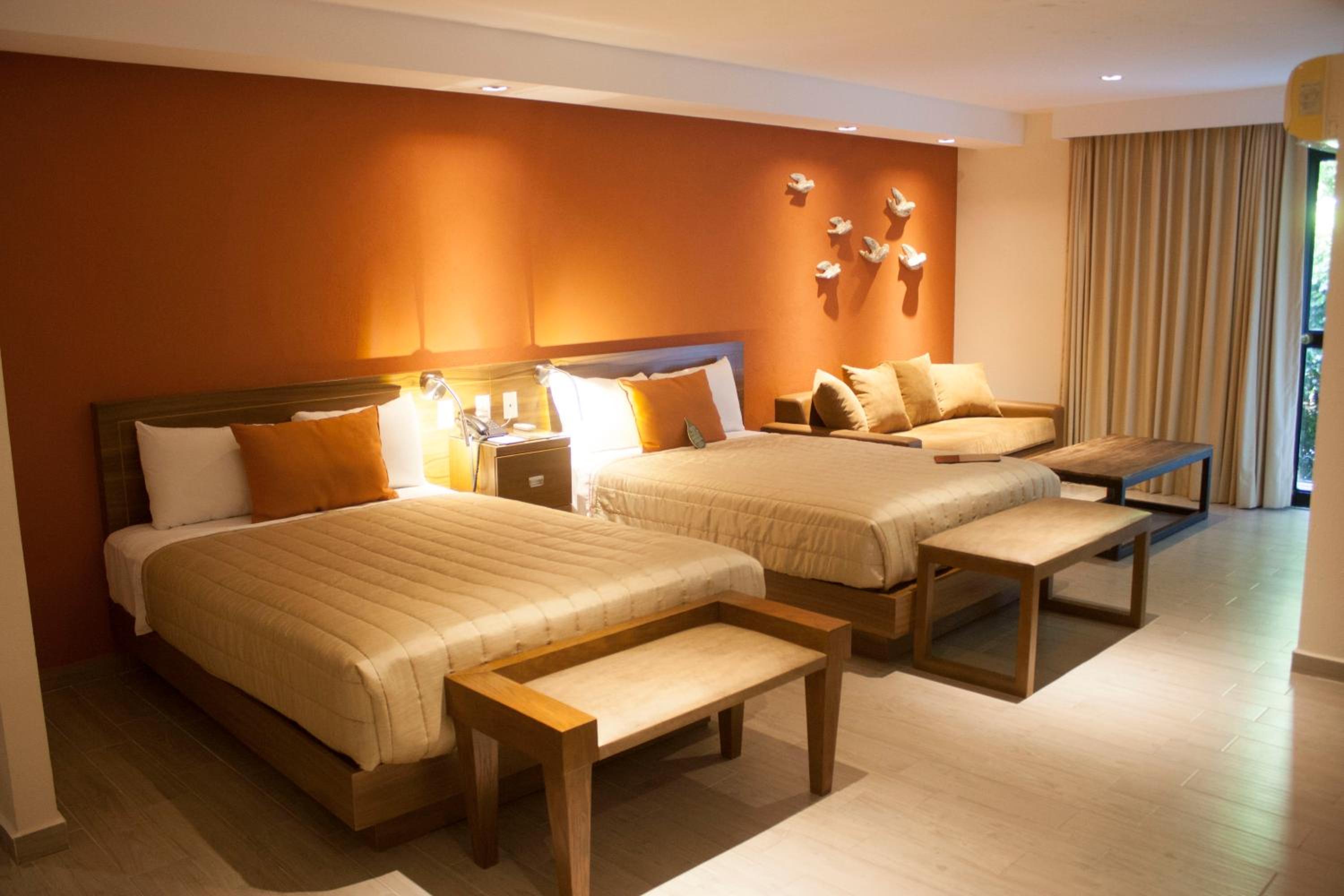Large Double Room - Photo 5