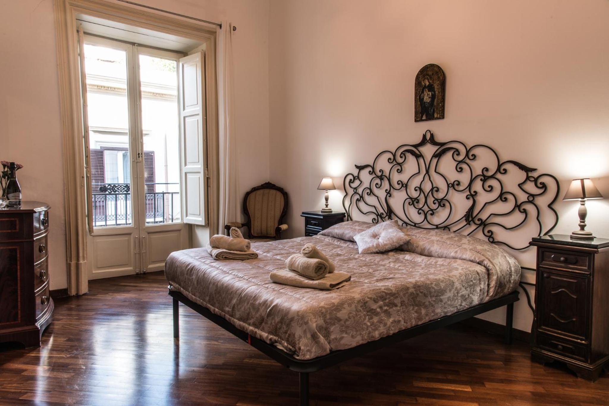 Double Room with Private External Bathroom
