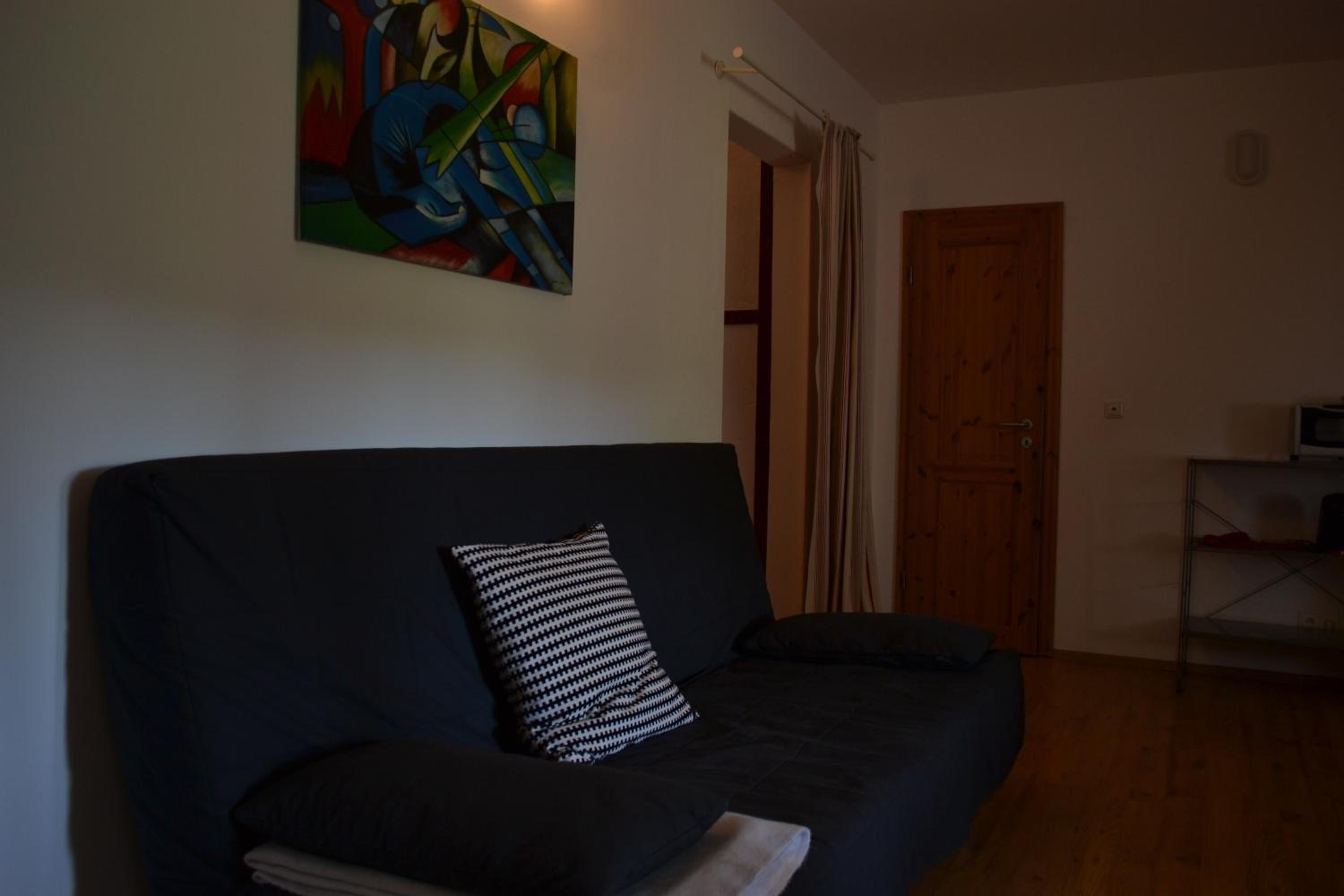 One-Bedroom Apartment photo 1