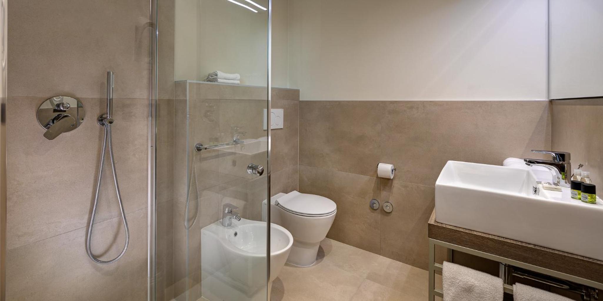 Triple Room - Photo 2