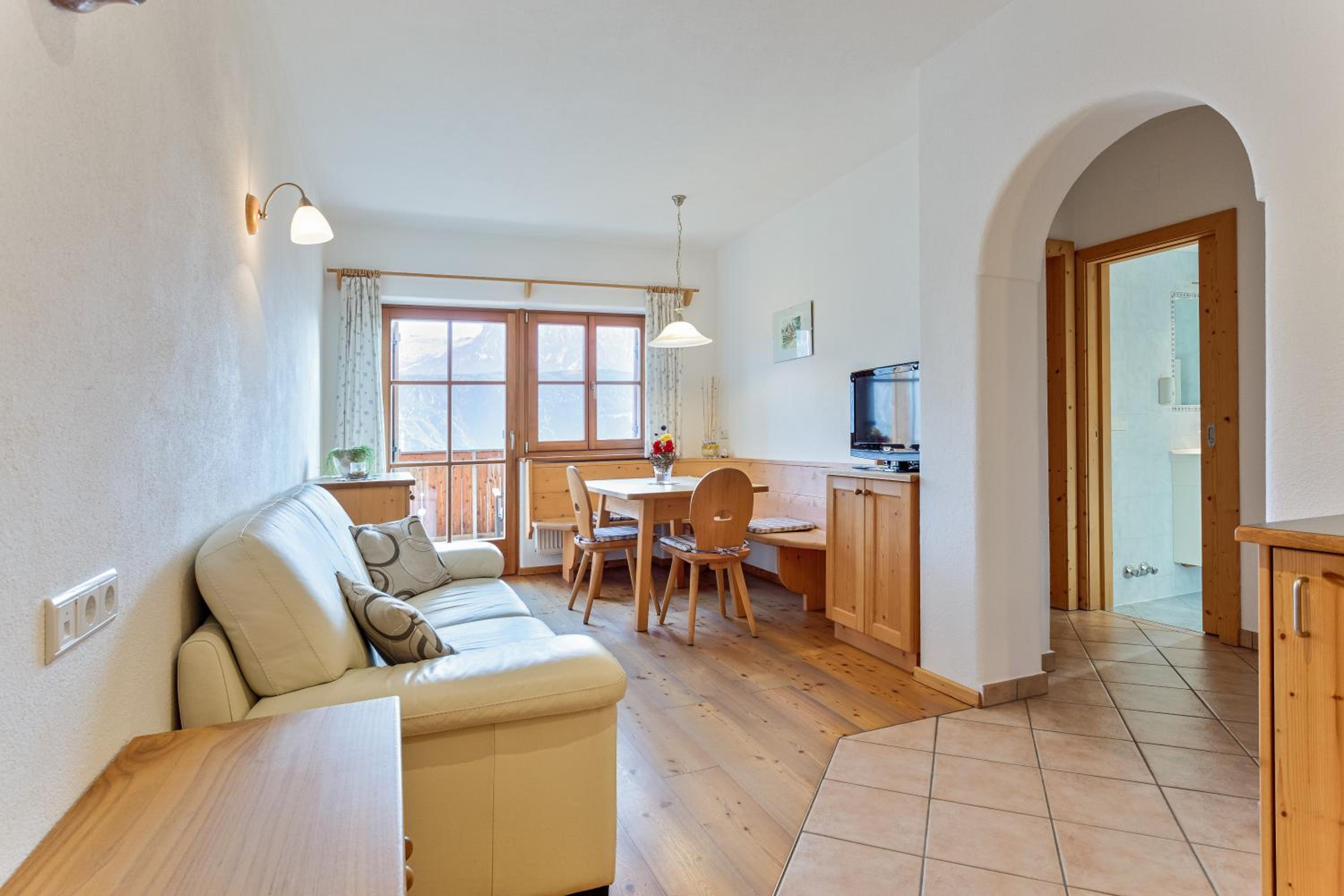 Apartment with Mountain View photo 1