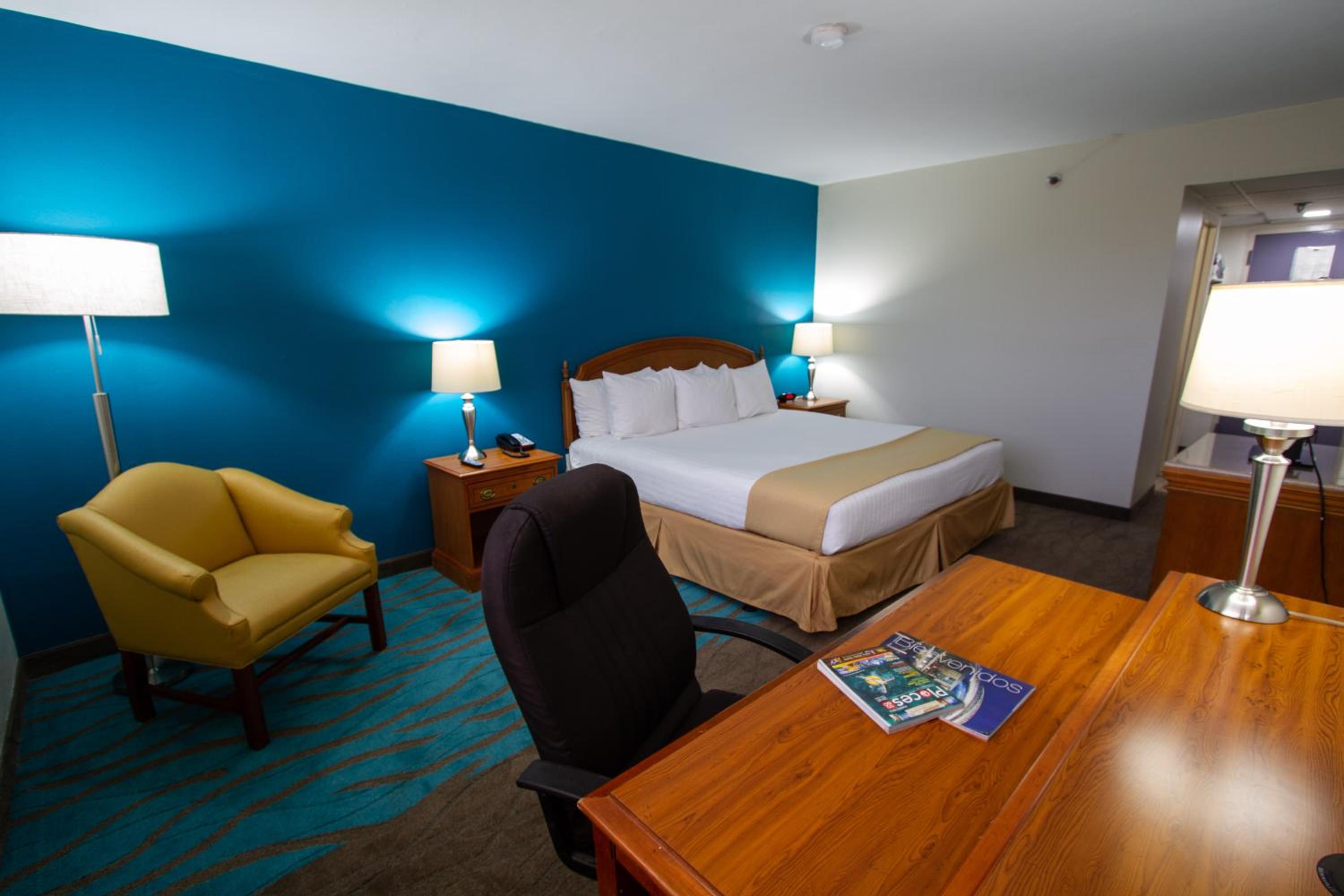 Deluxe King Room photo 2