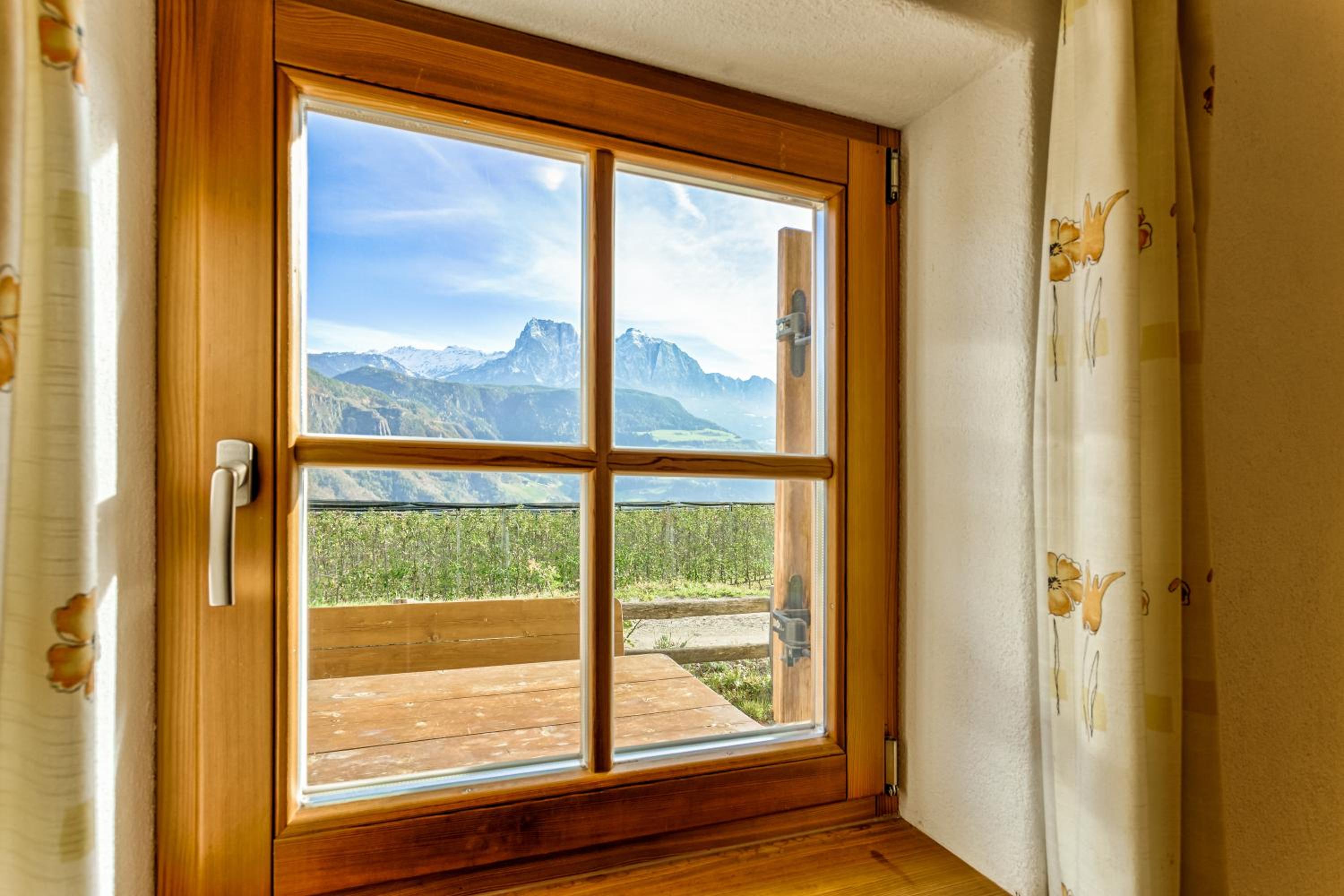 Apartment with Mountain View photo 3