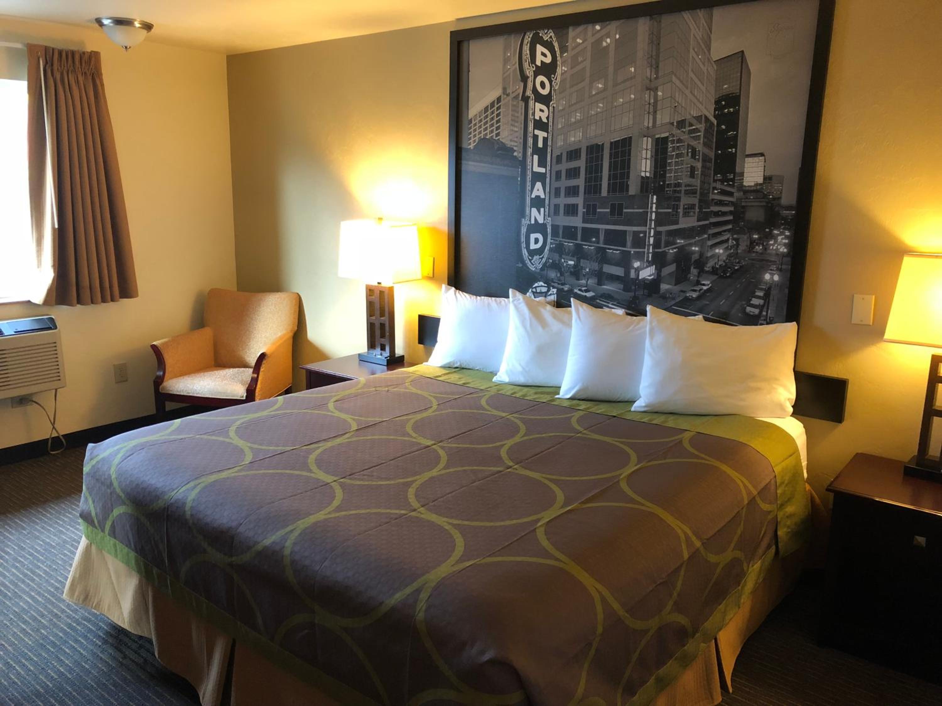 King Room - Non-Smoking - Photo 3