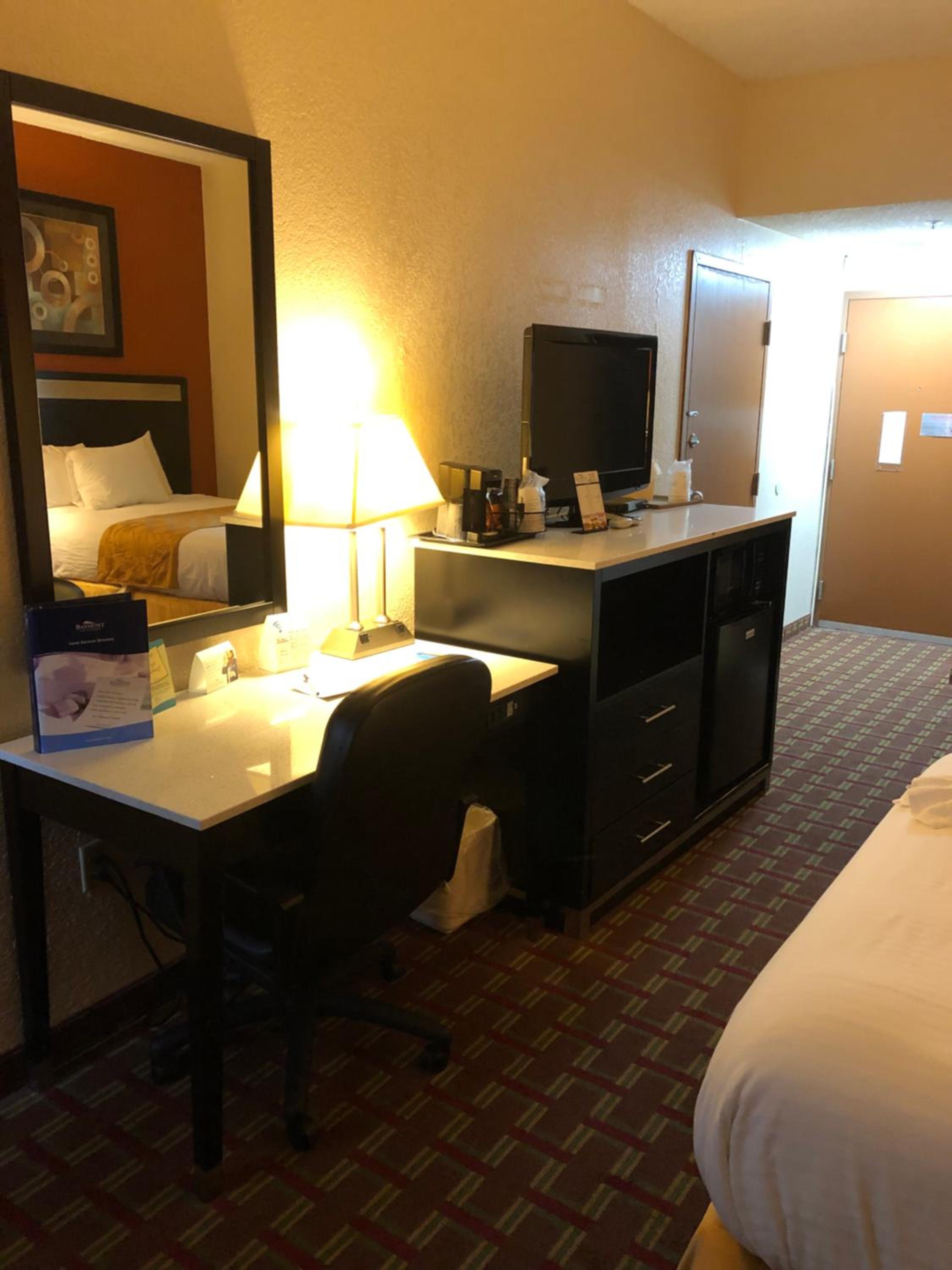 King Room - Non-Smoking - Photo 5