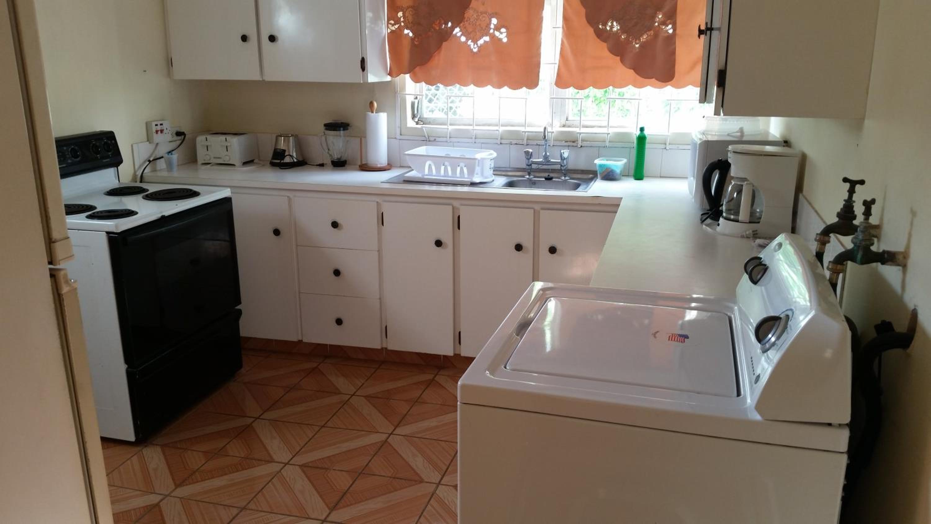 Apartment - Ground Floor photo 2
