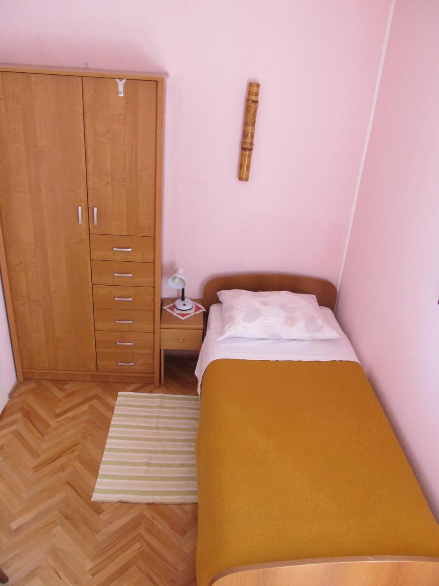 Single Room with Shared Bathroom
