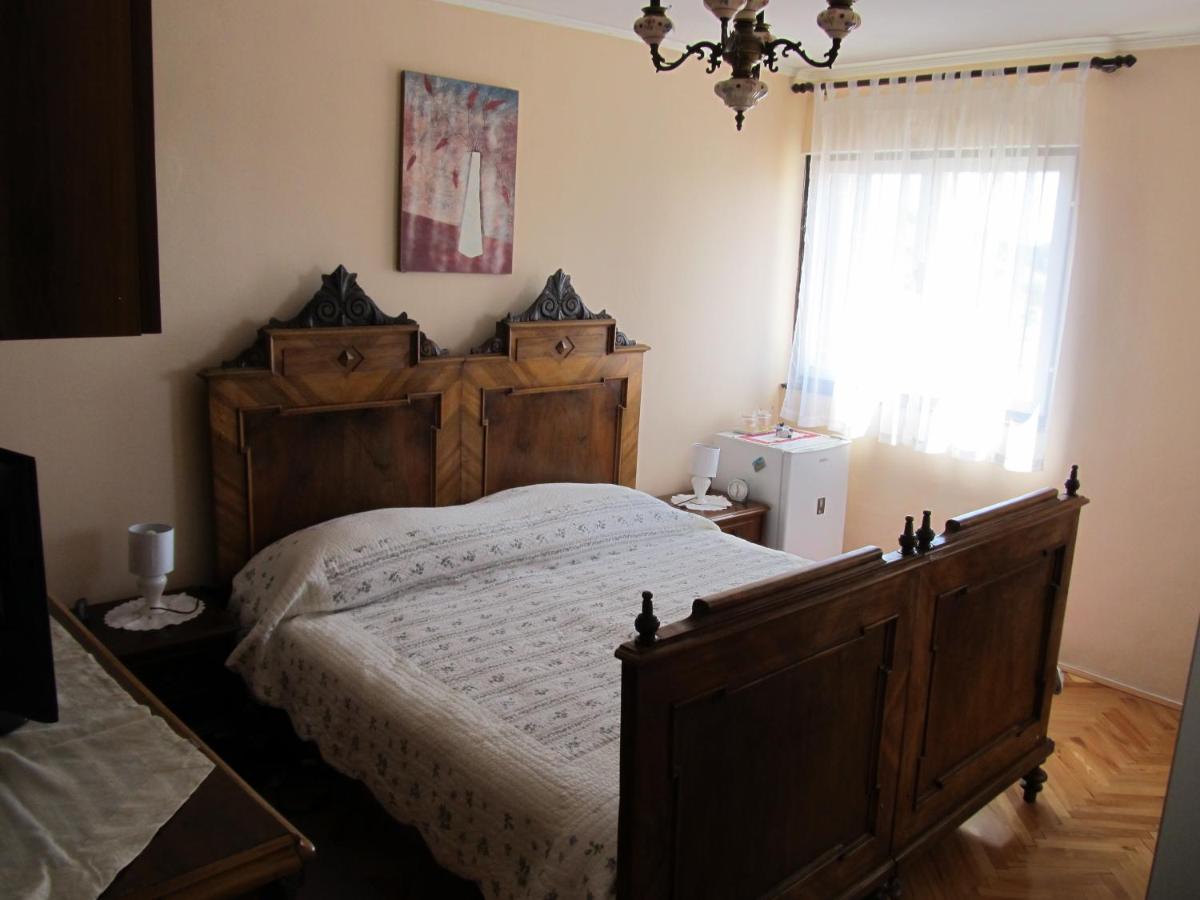 Double Room with Shared Bathroom and Balcony