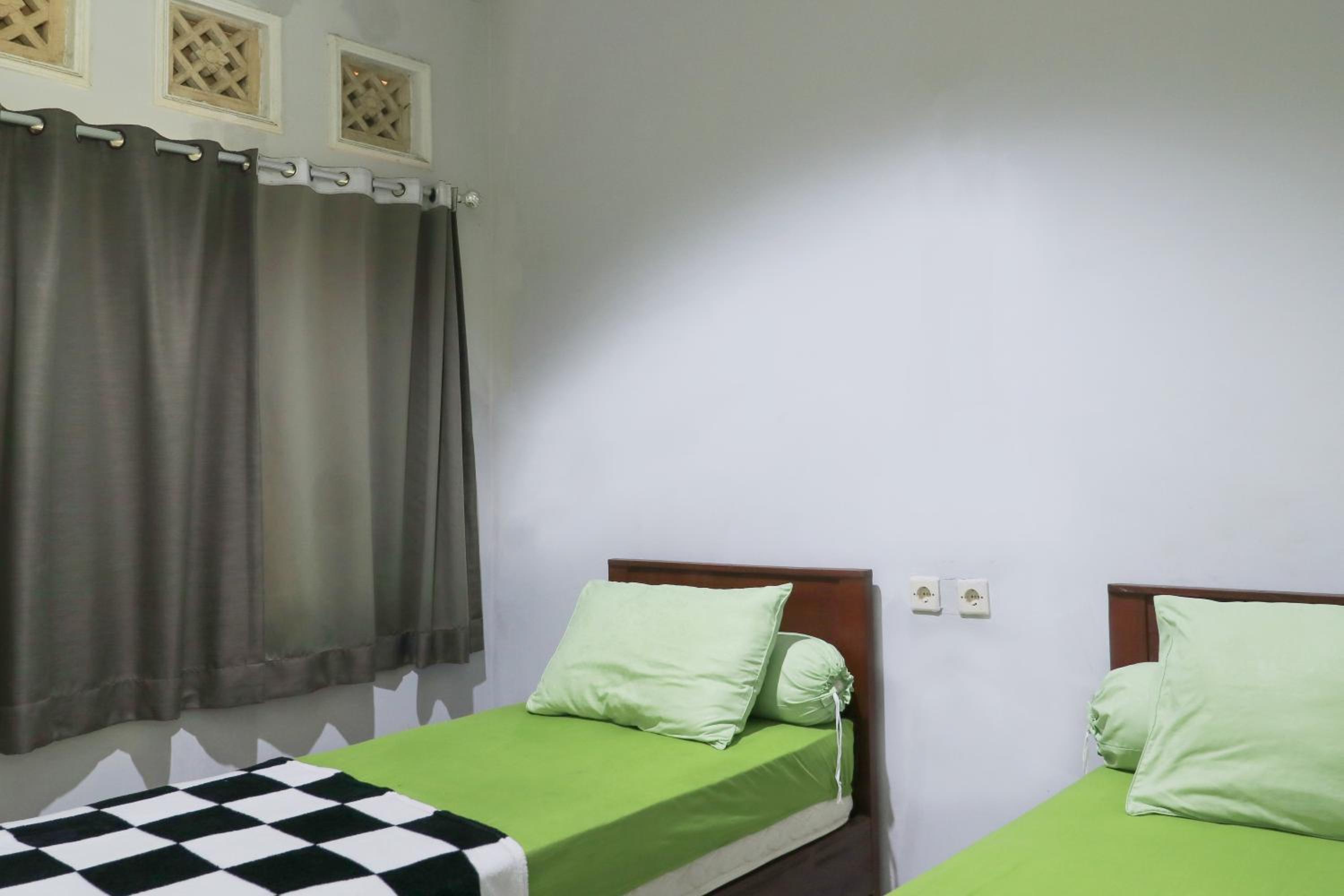 Standard Twin Room photo 3