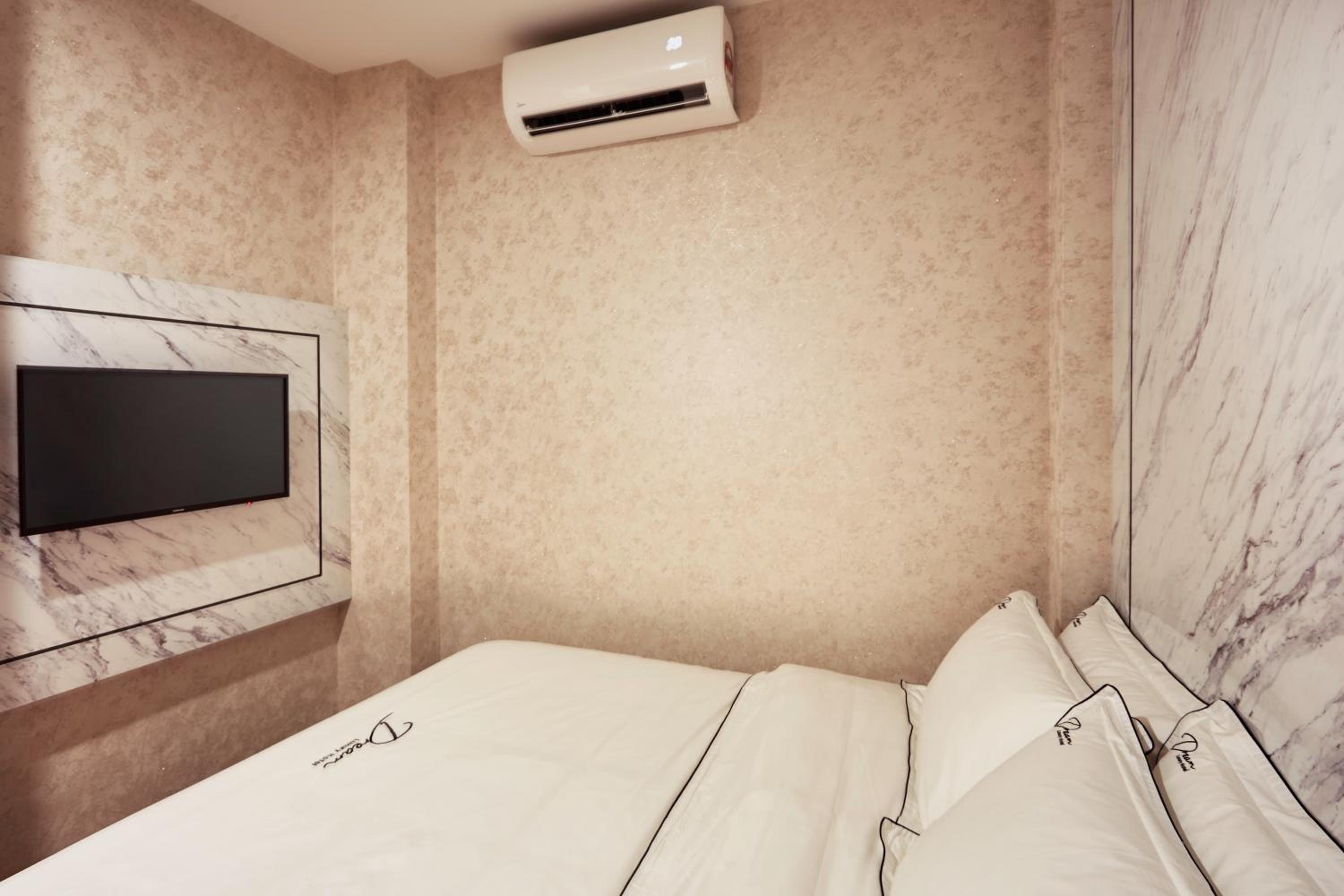 Deluxe Room - Photo 2