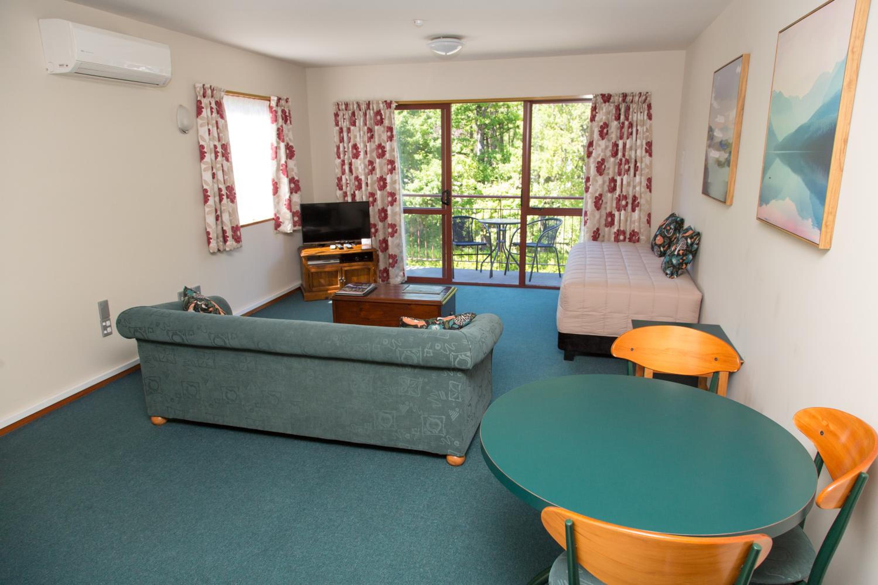 One-Bedroom Apartment with Spa Bath photo 3