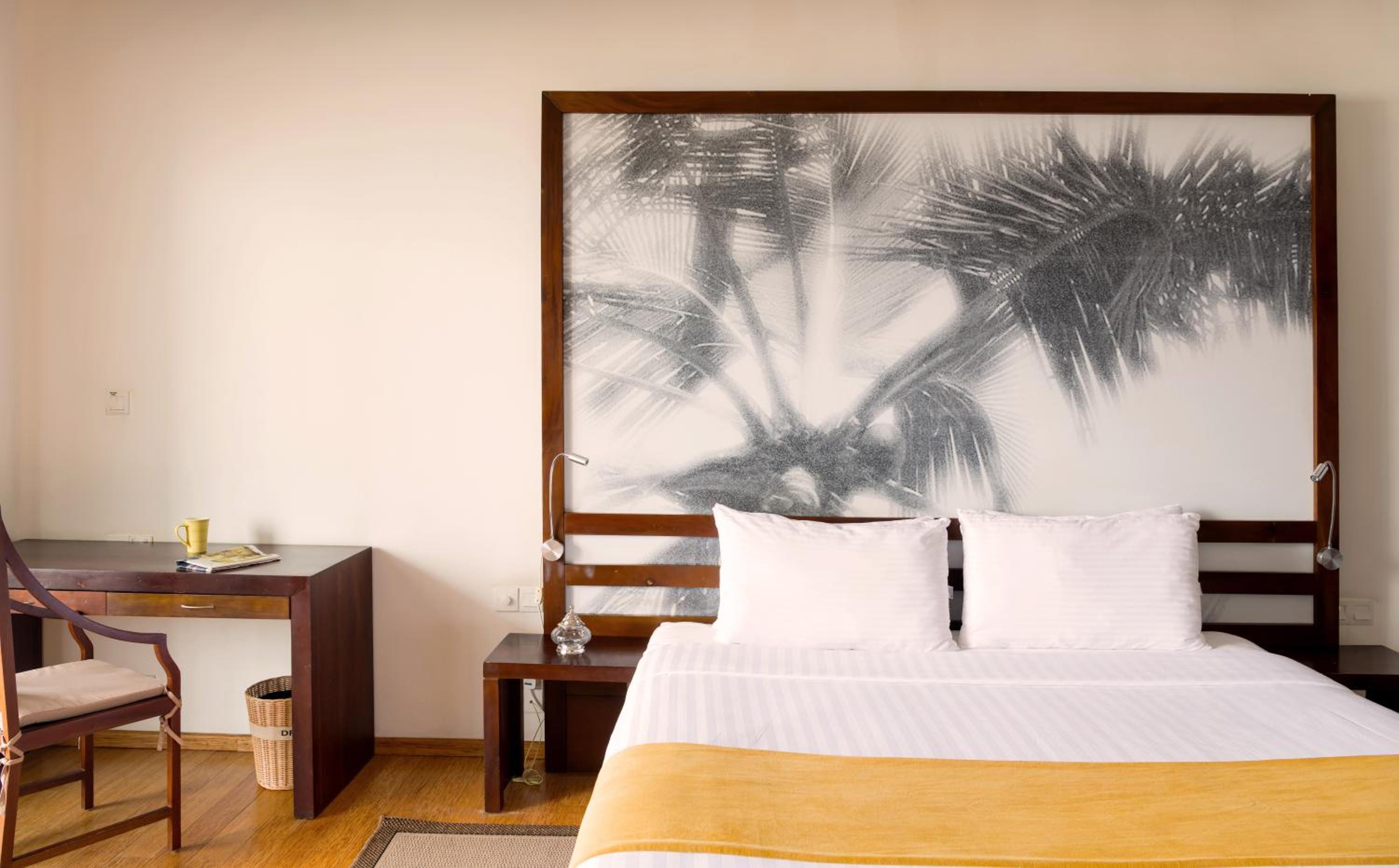 Deluxe Double Room with Sea View - 10% Off at Seaside Social Lounge & Bar & 15% Off on Spa, Black Coral & Center Point Restaurants photo 3
