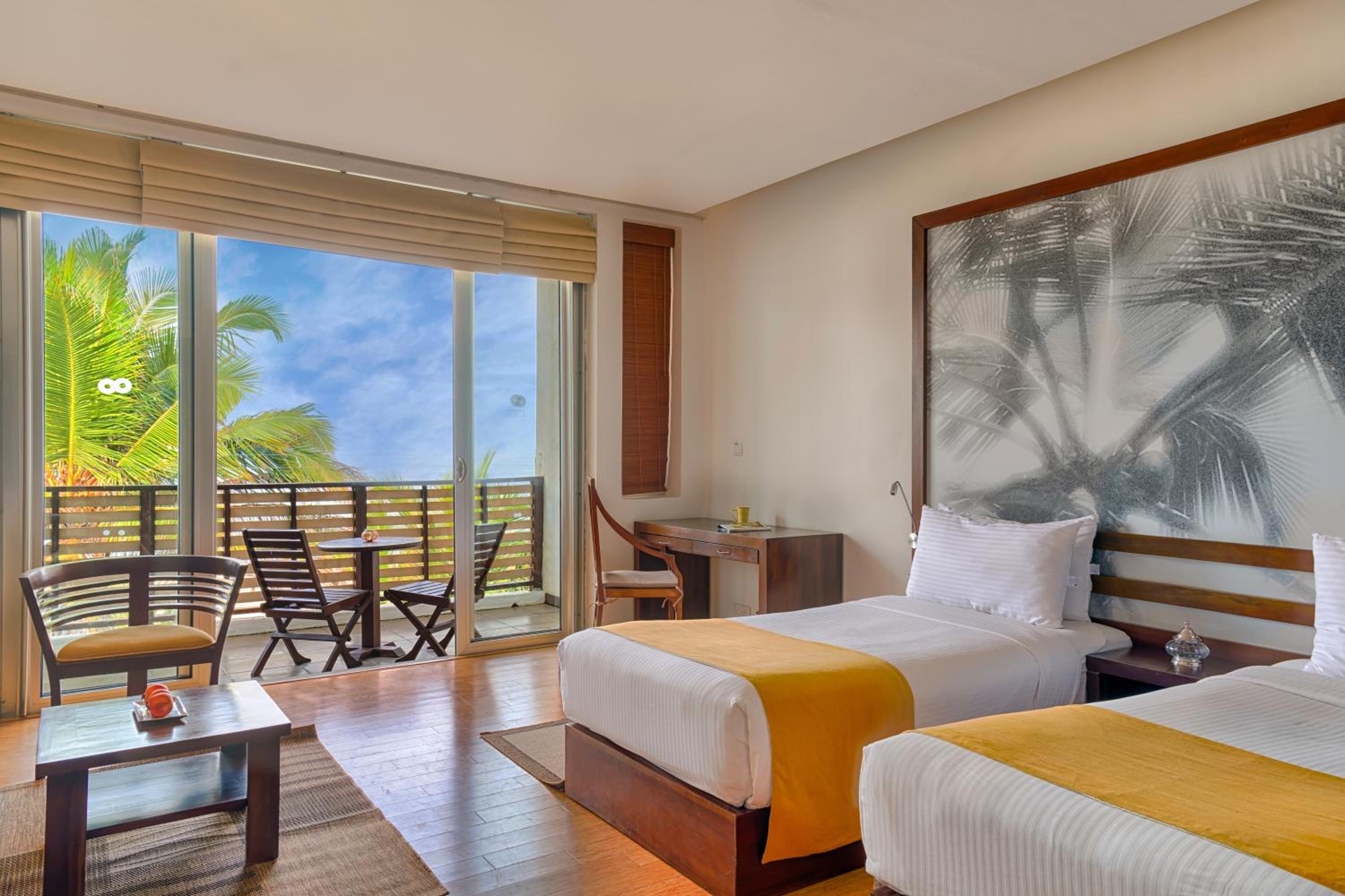 Deluxe Twin Room with Sea View - 10% Off at Seaside Social Lounge & Bar & 15% Off on Spa, Black Coral & Center Point Restaurants photo 3