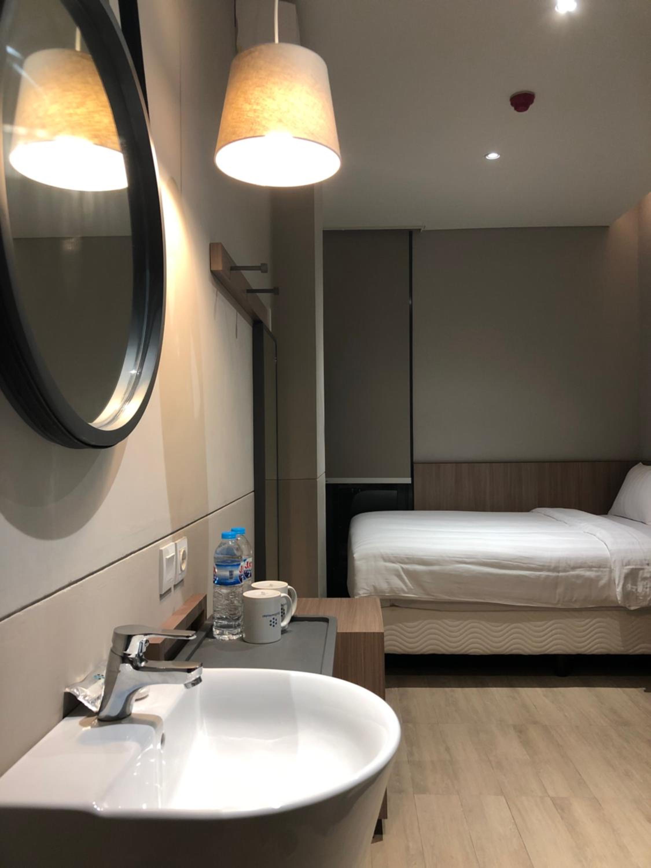 Standard King Room - Non-Smoking  - Photo 2