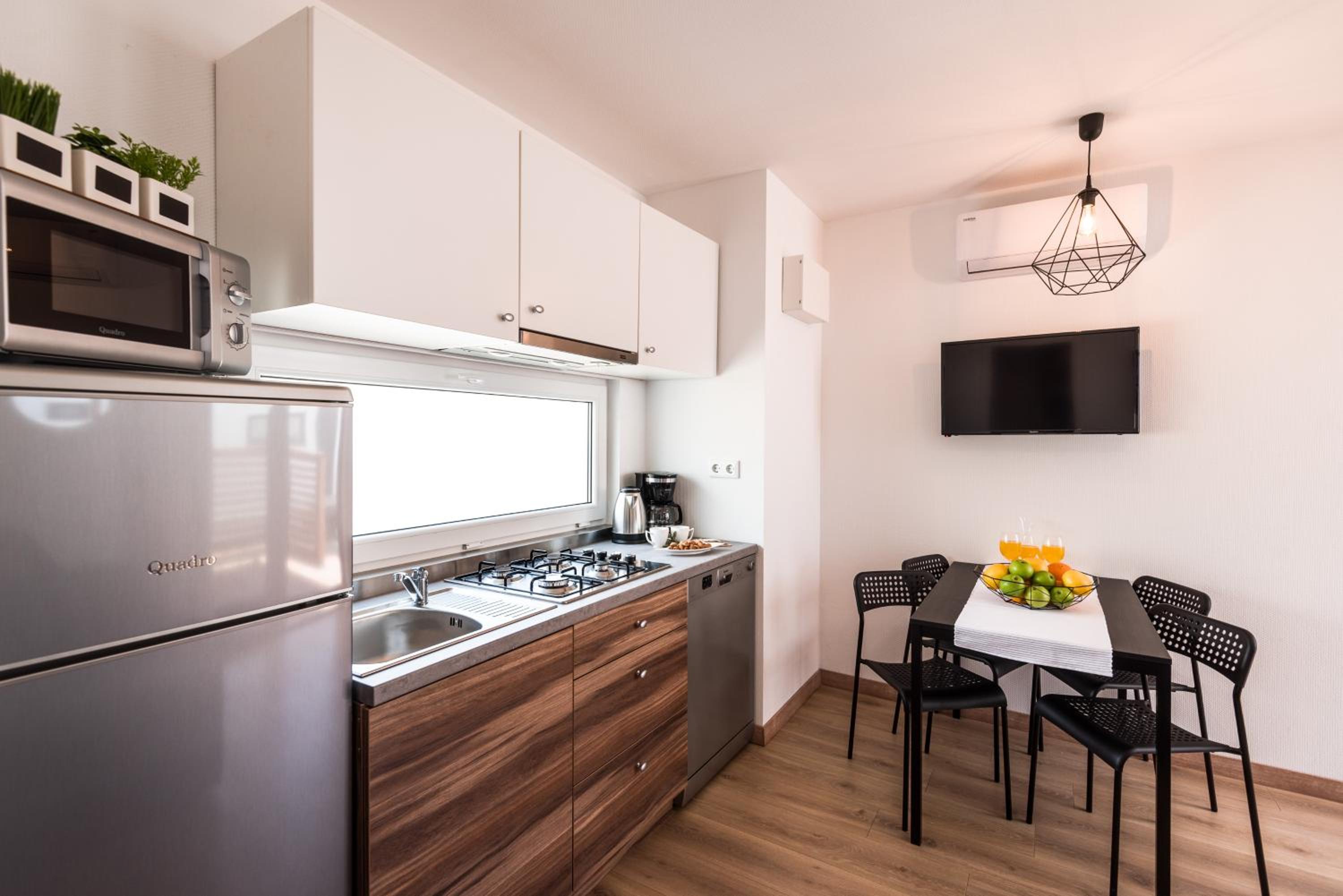 Two-Bedroom Mobile Home with Terrace photo 2