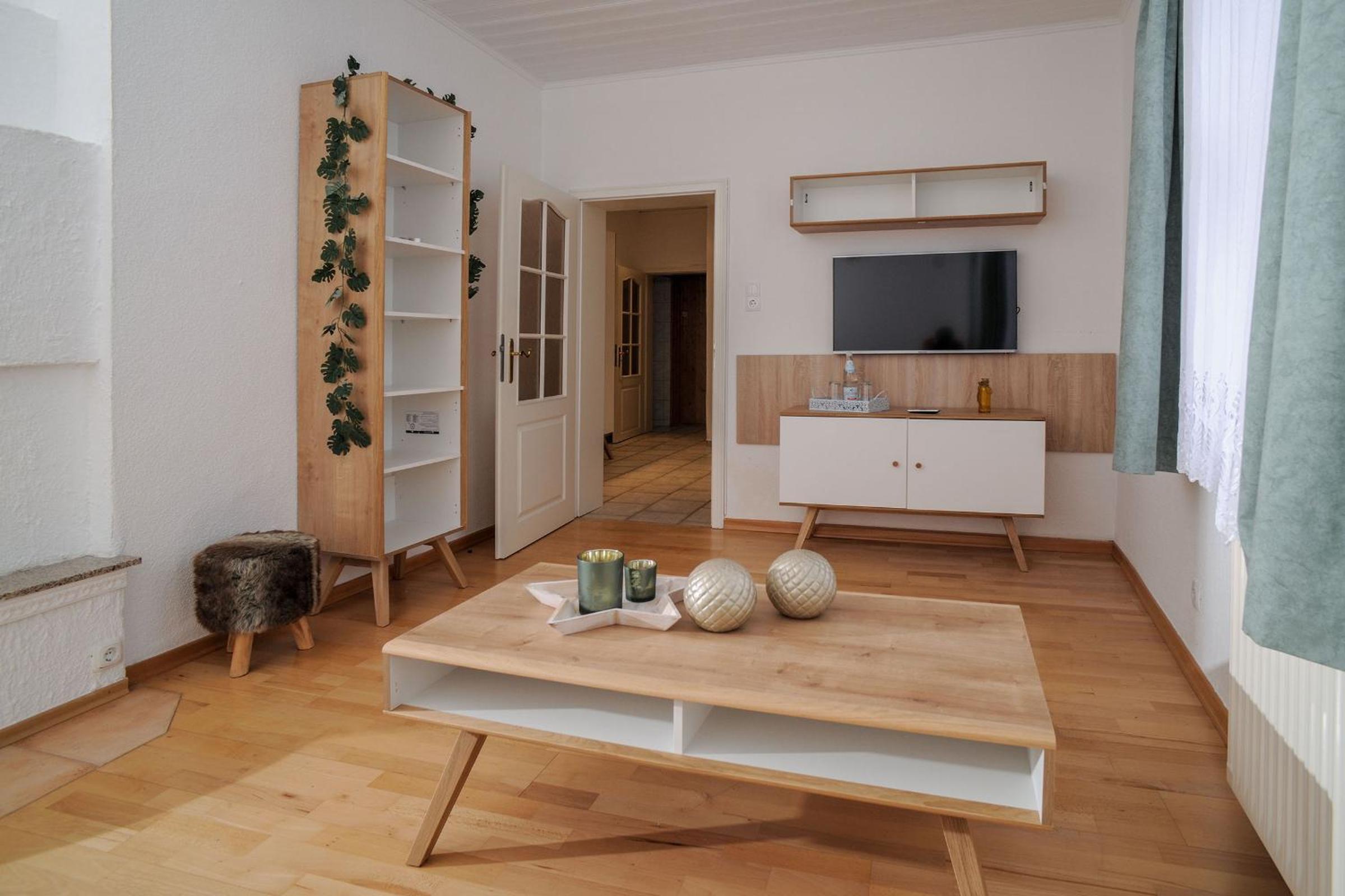 Deluxe Room (2 Adults + 1 Child)