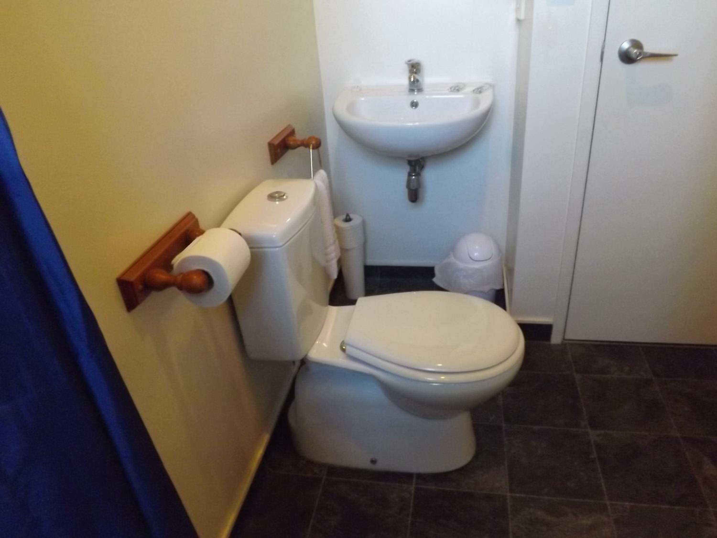 Two-Bedroom Apartment (5 Adults) photo 2