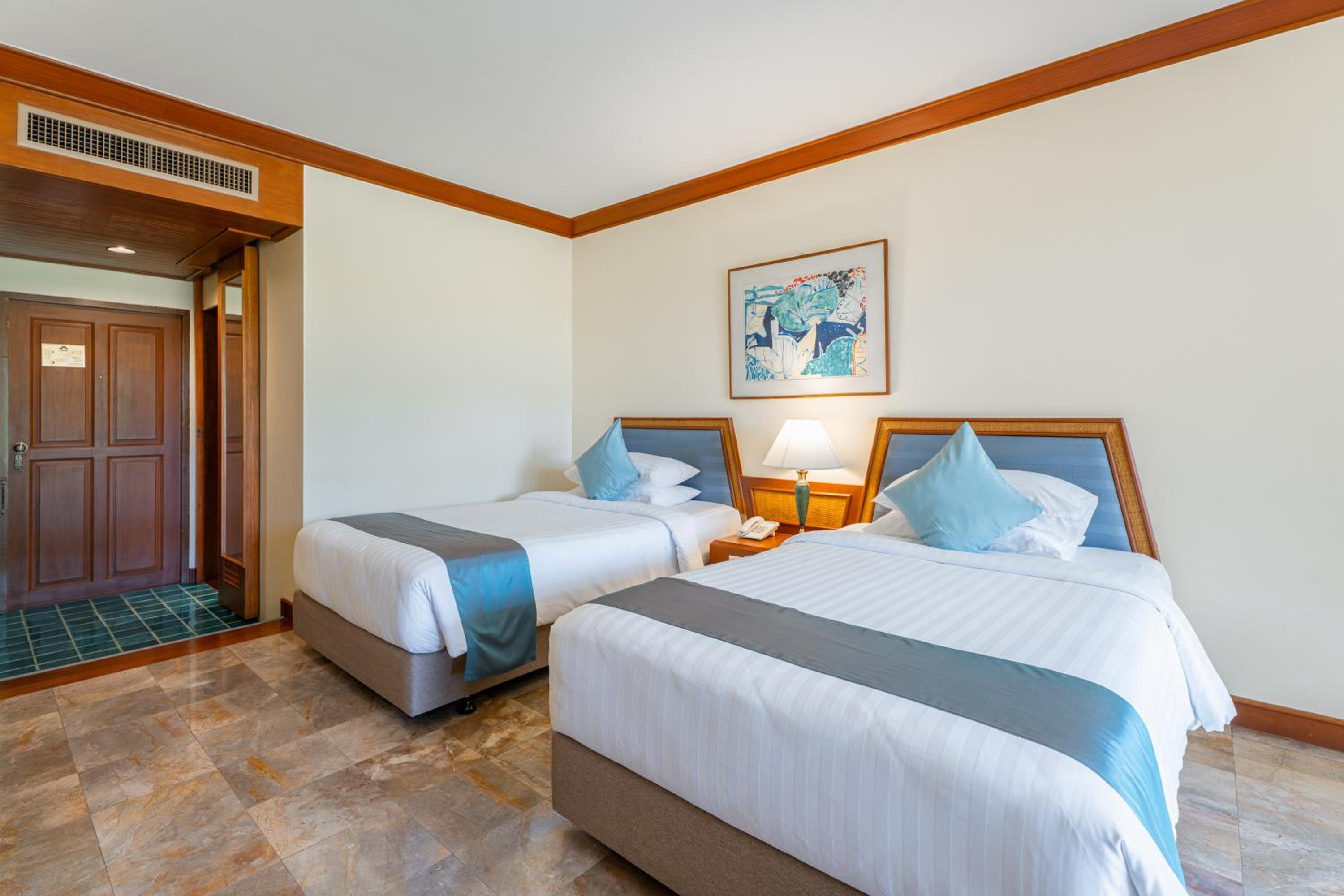 Hideaway Superior Twin Promotion