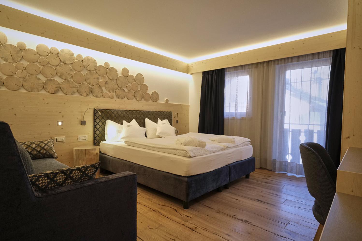 Queen Room with Balcony photo 3