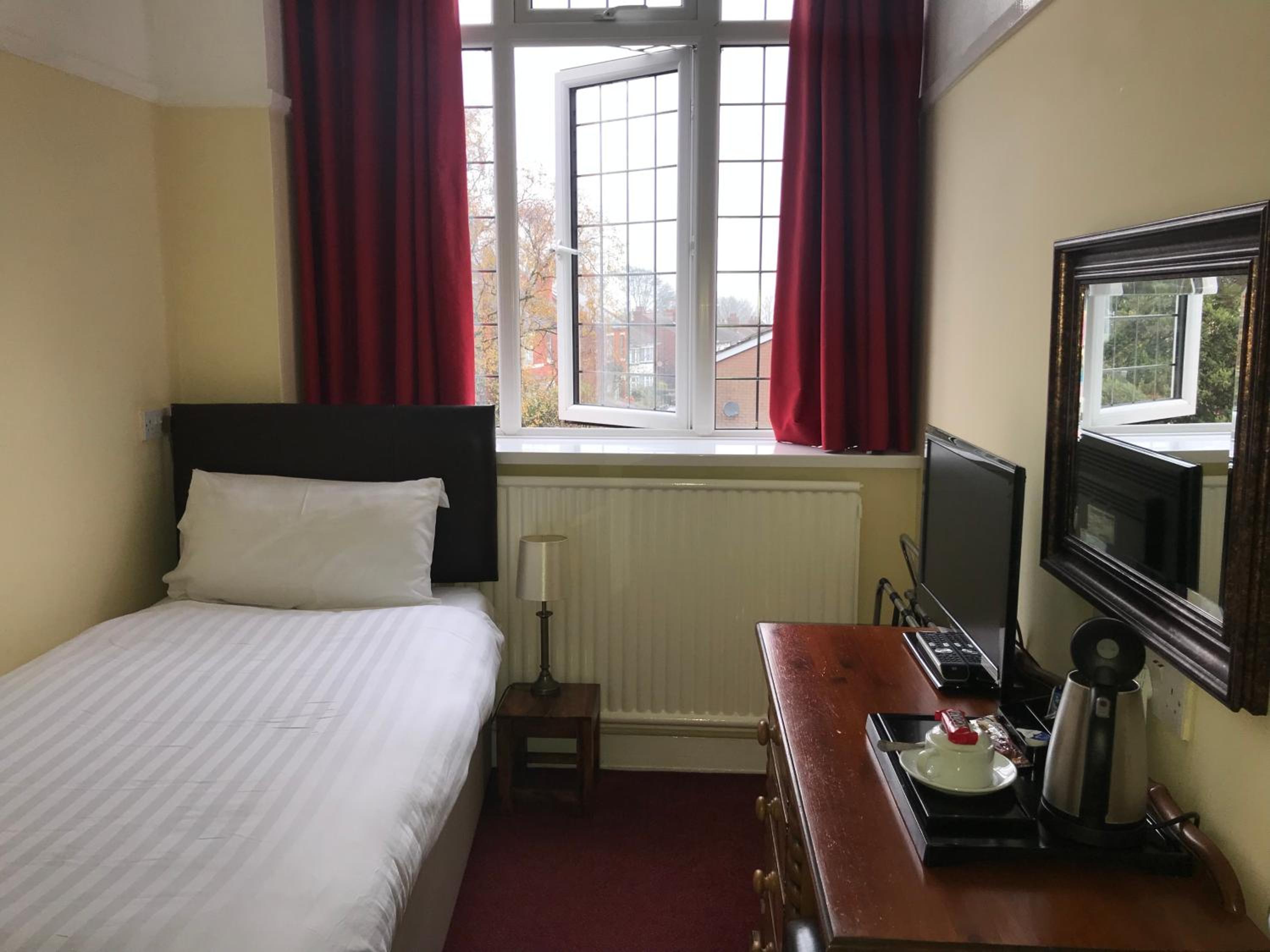 Single Room photo 2