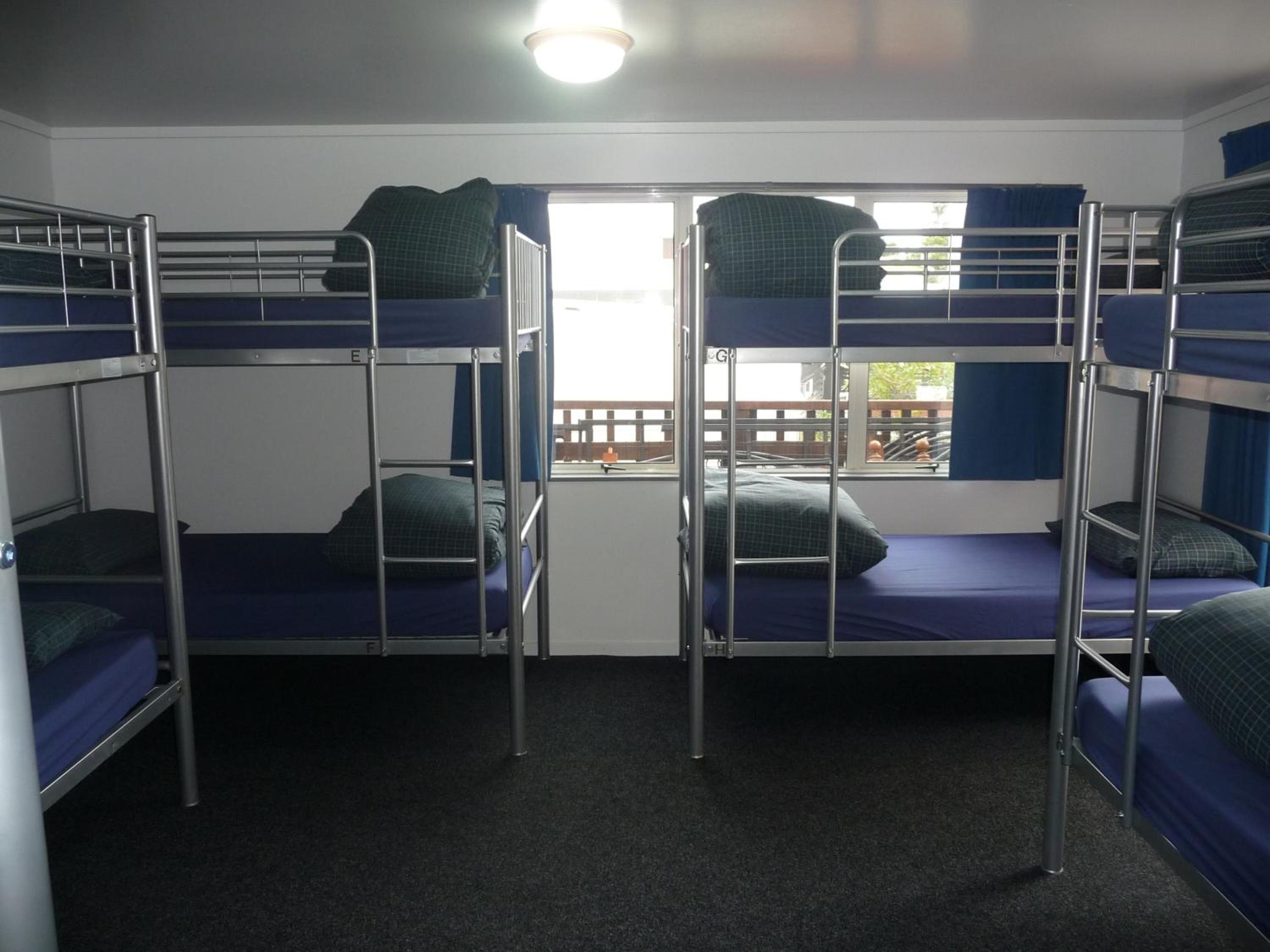 Bed in 10-Bed Mixed Dormitory Room photo 3