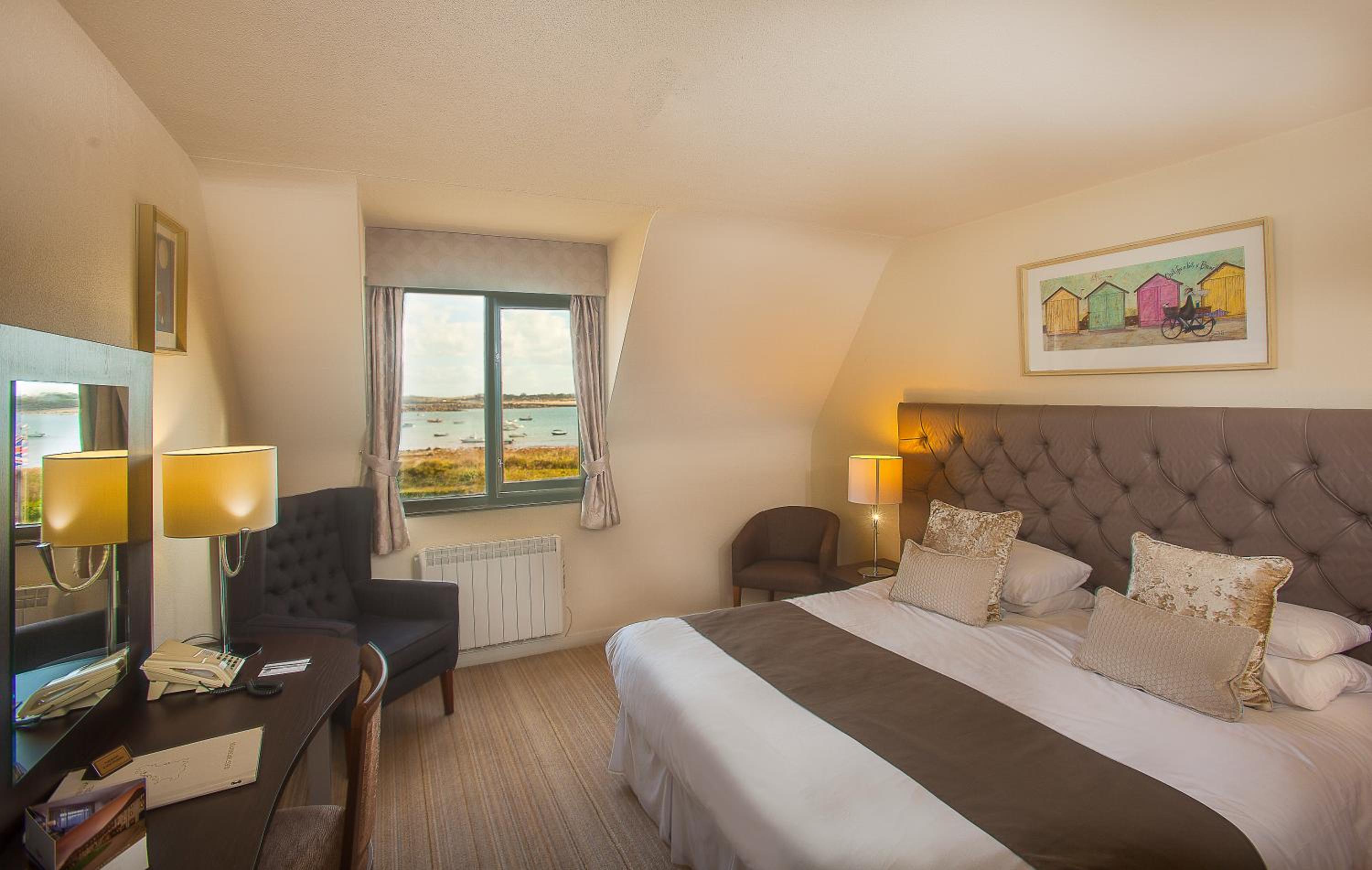Double or Twin Room - Photo 4