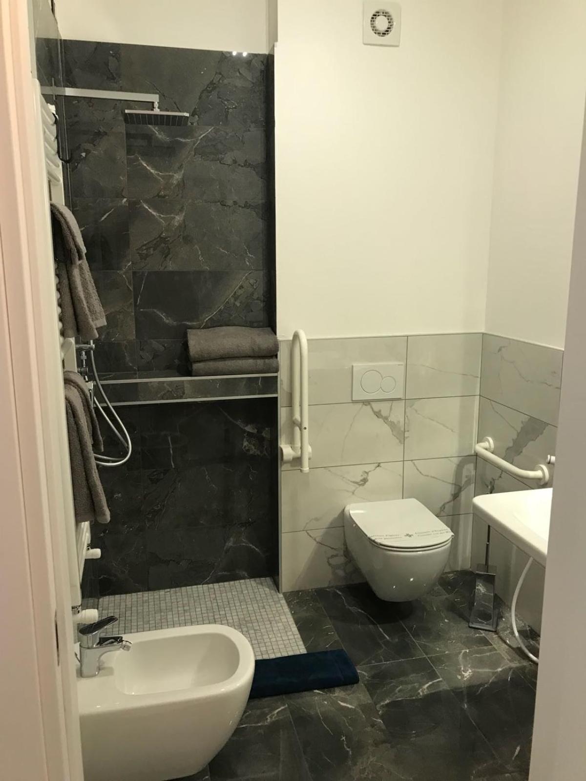 Deluxe Room - Photo 27