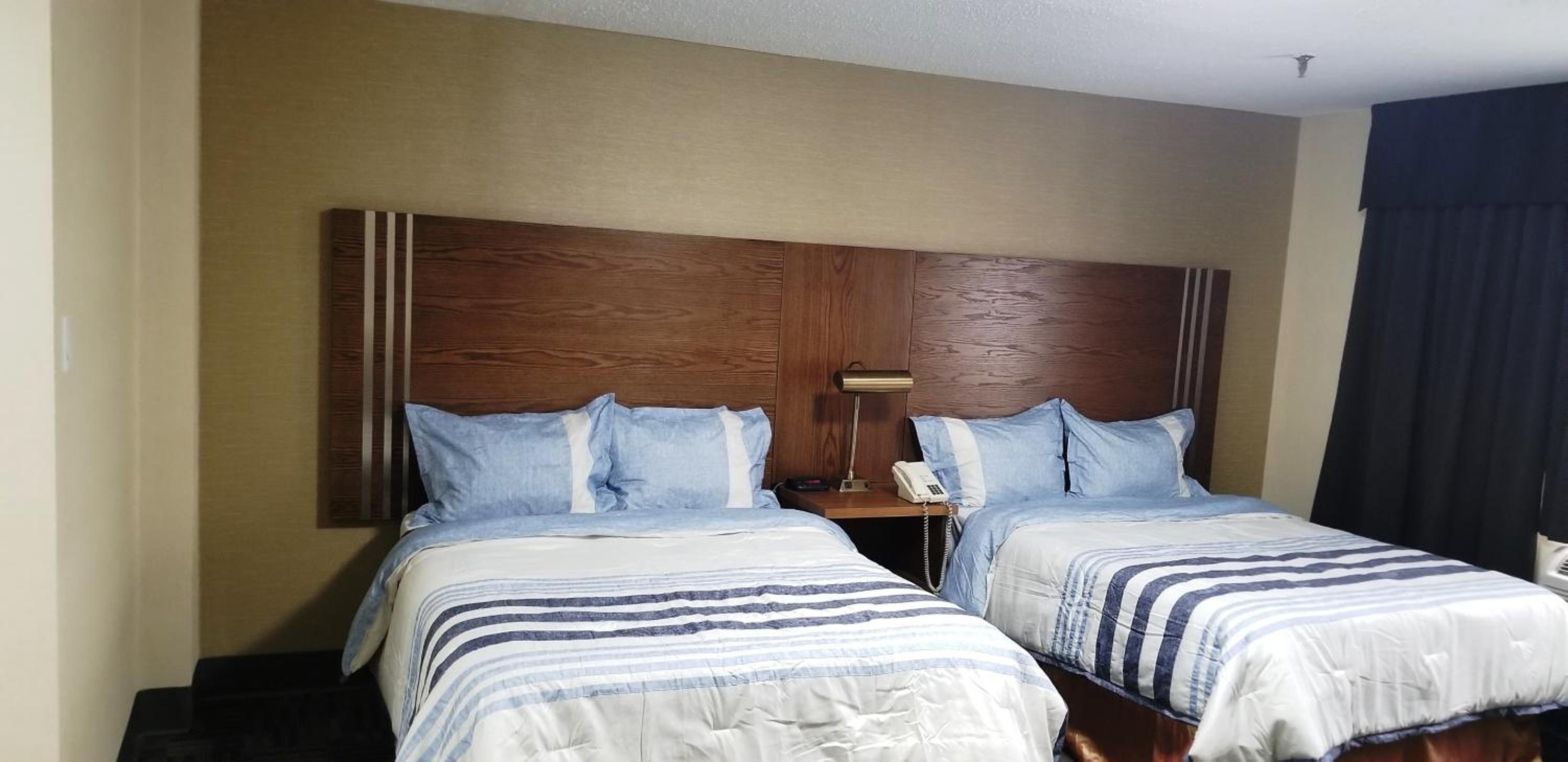 Double Room with Two Double Beds - Non-Smoking - Photo 14