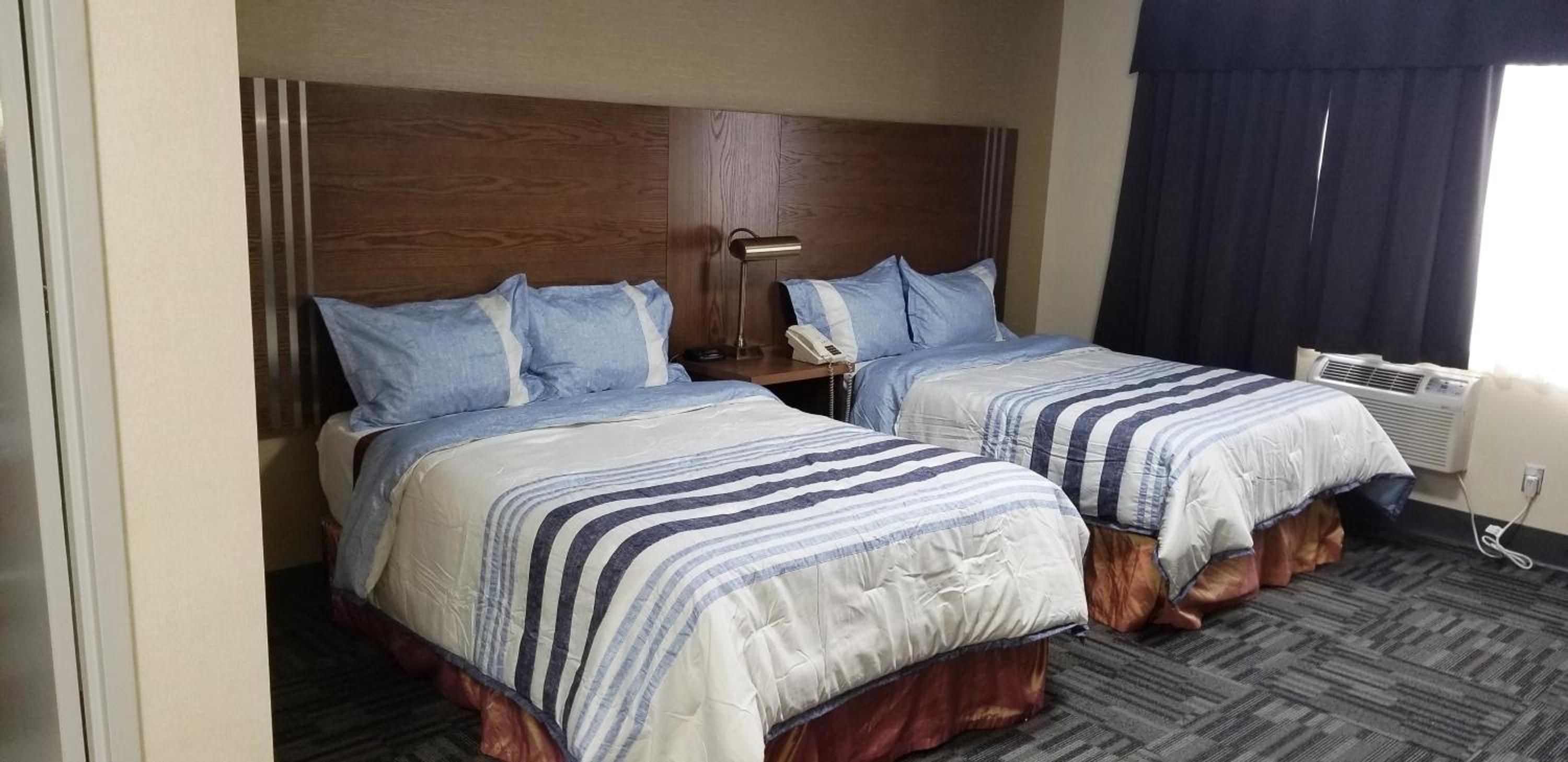 Double Room with Two Double Beds - Non-Smoking - Photo 13