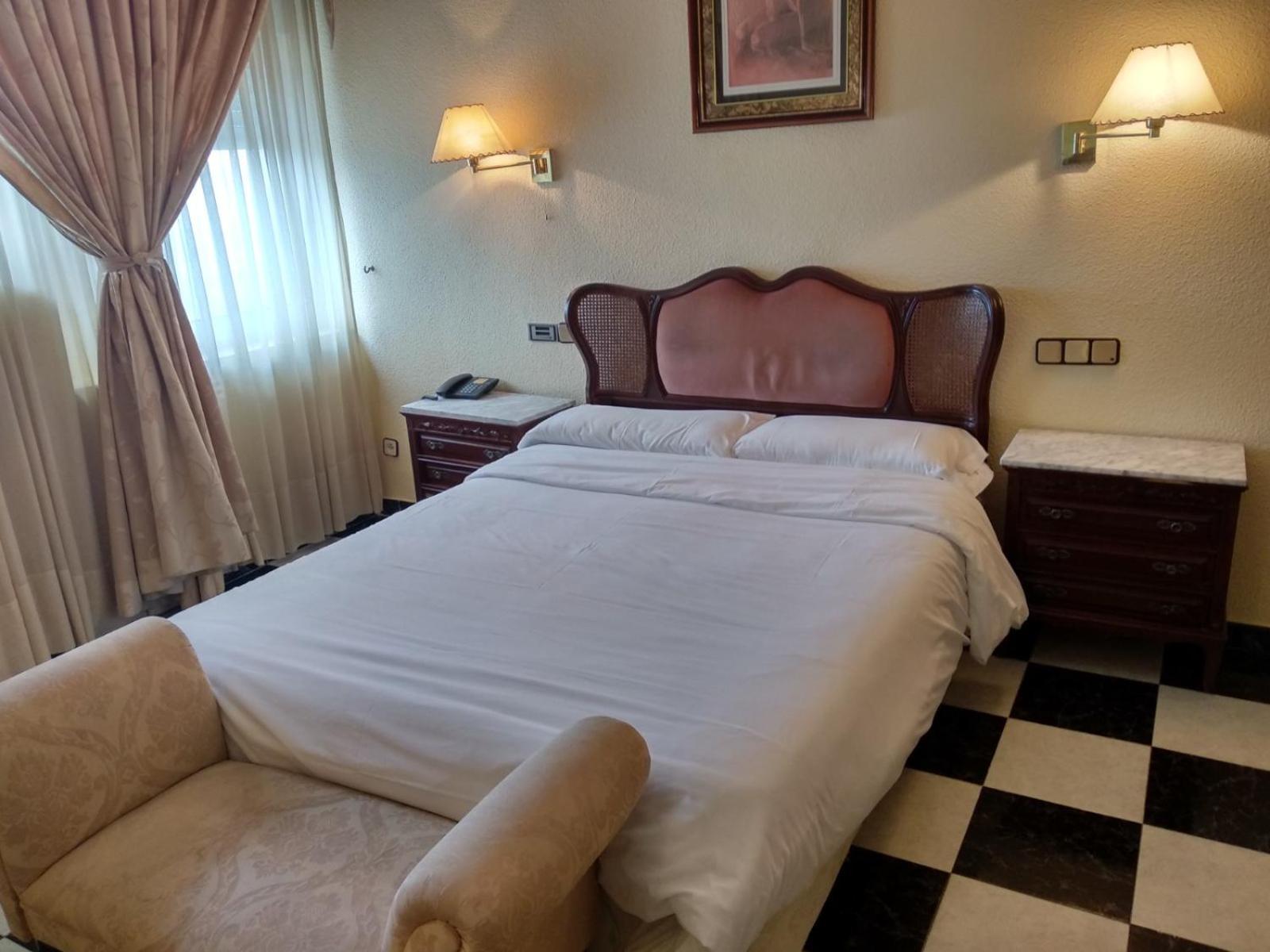 Double Room - Photo 3