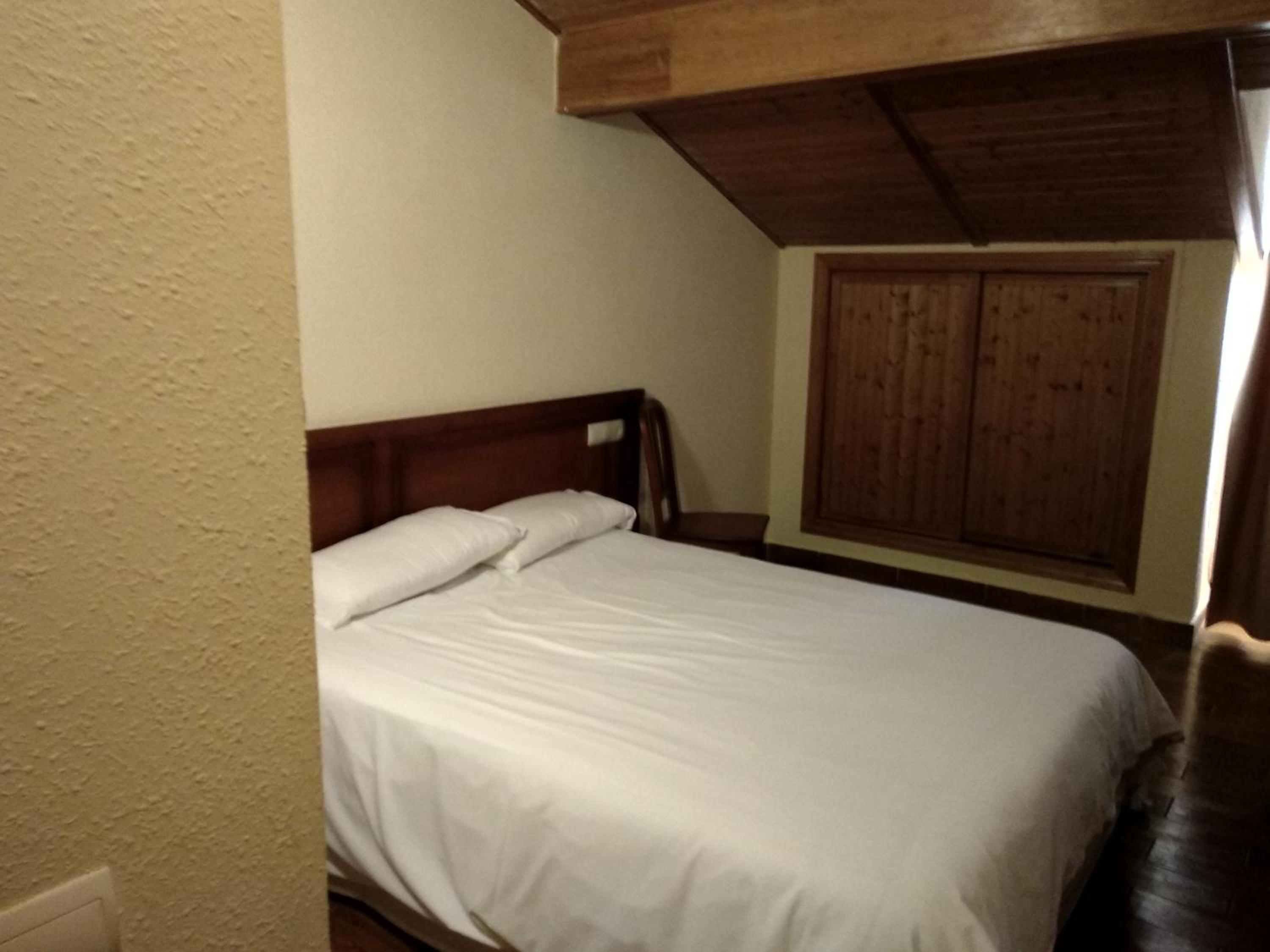 Double Room - Photo 6