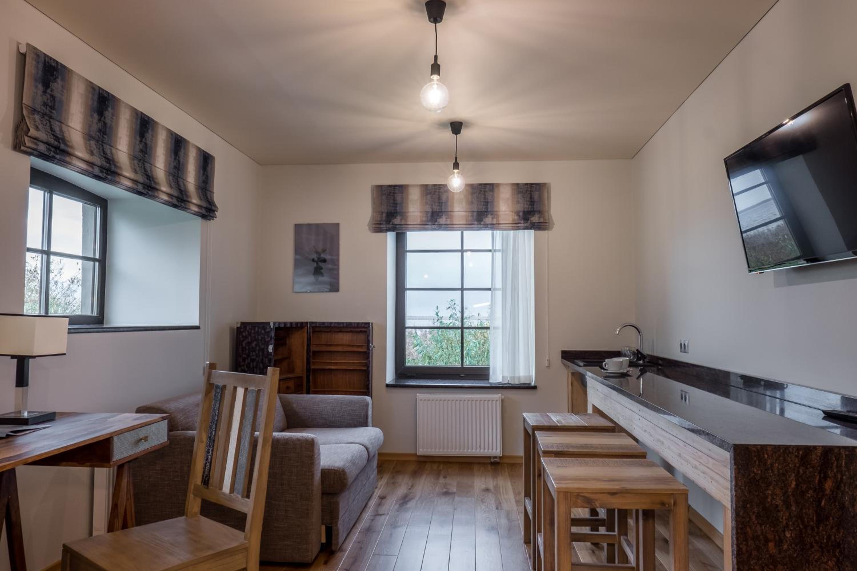 Suite with Lake View - Photo 4