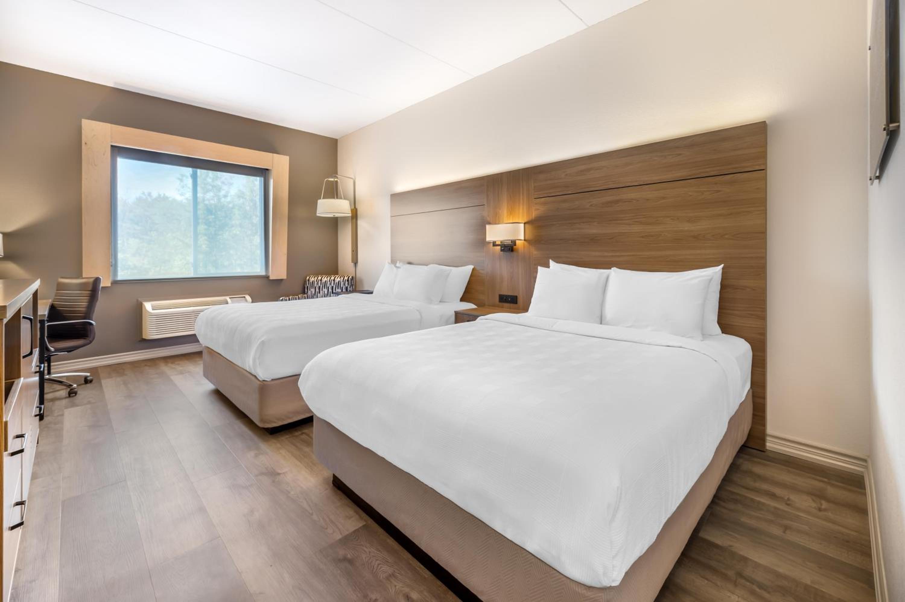 Queen Room with Two Queen Beds and Nature View - Non-Smoking