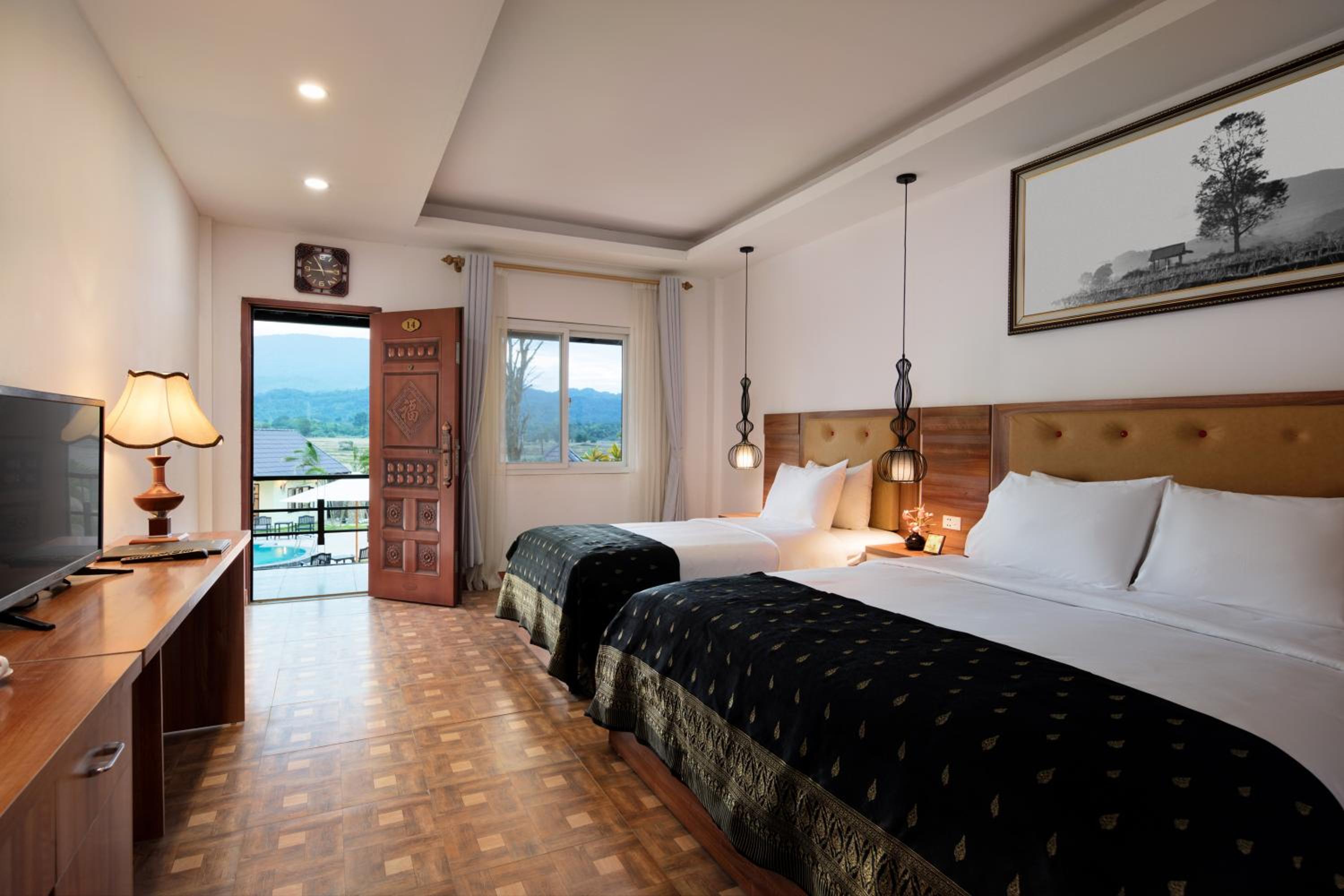 Family Room with Mountain View