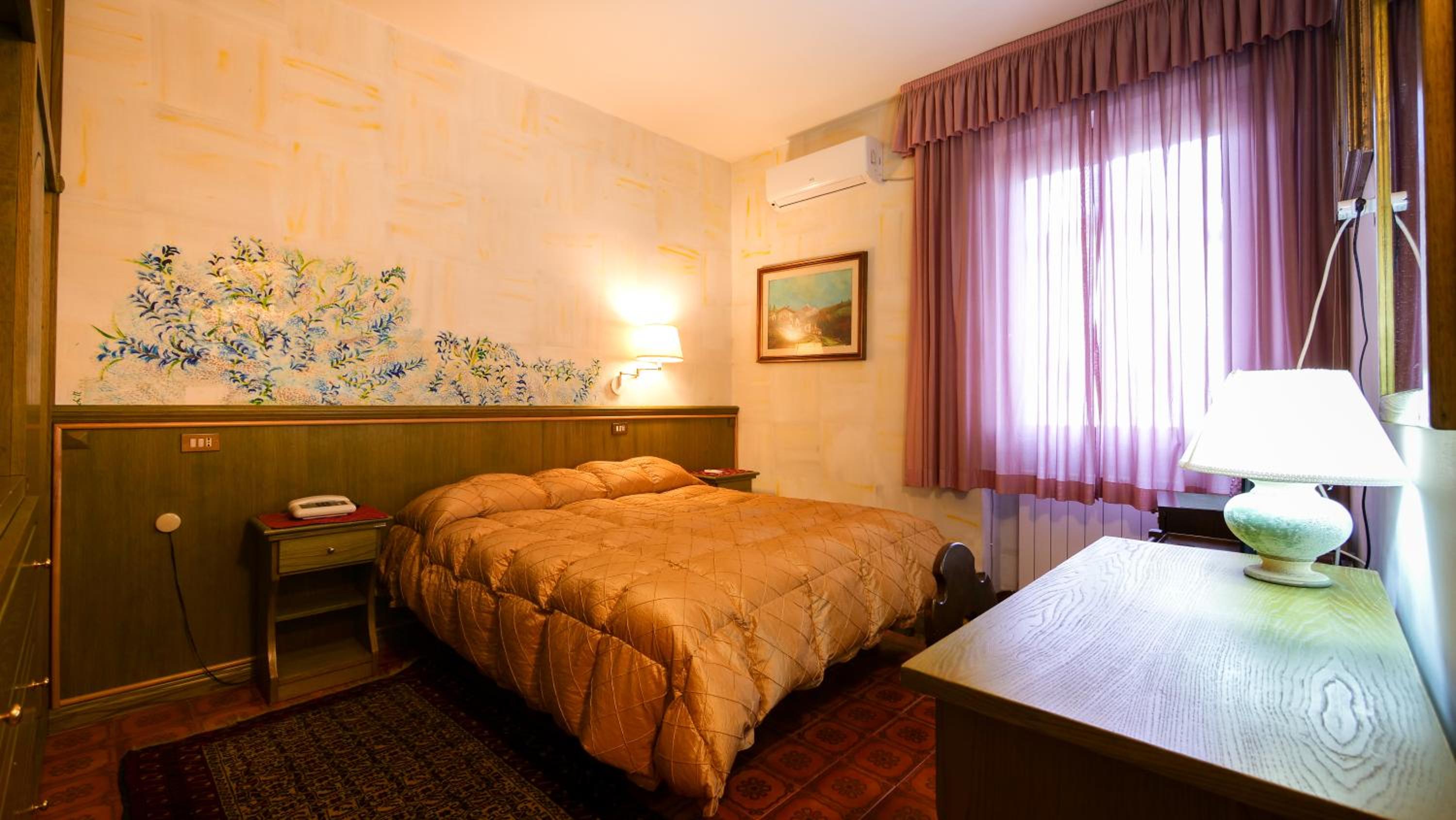Double Room with Private Bathroom - Photo 1