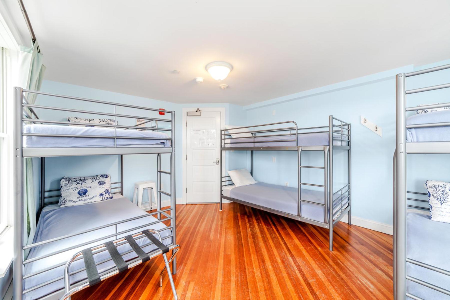 Bed in Men's 6-Bed Dormitory photo 2