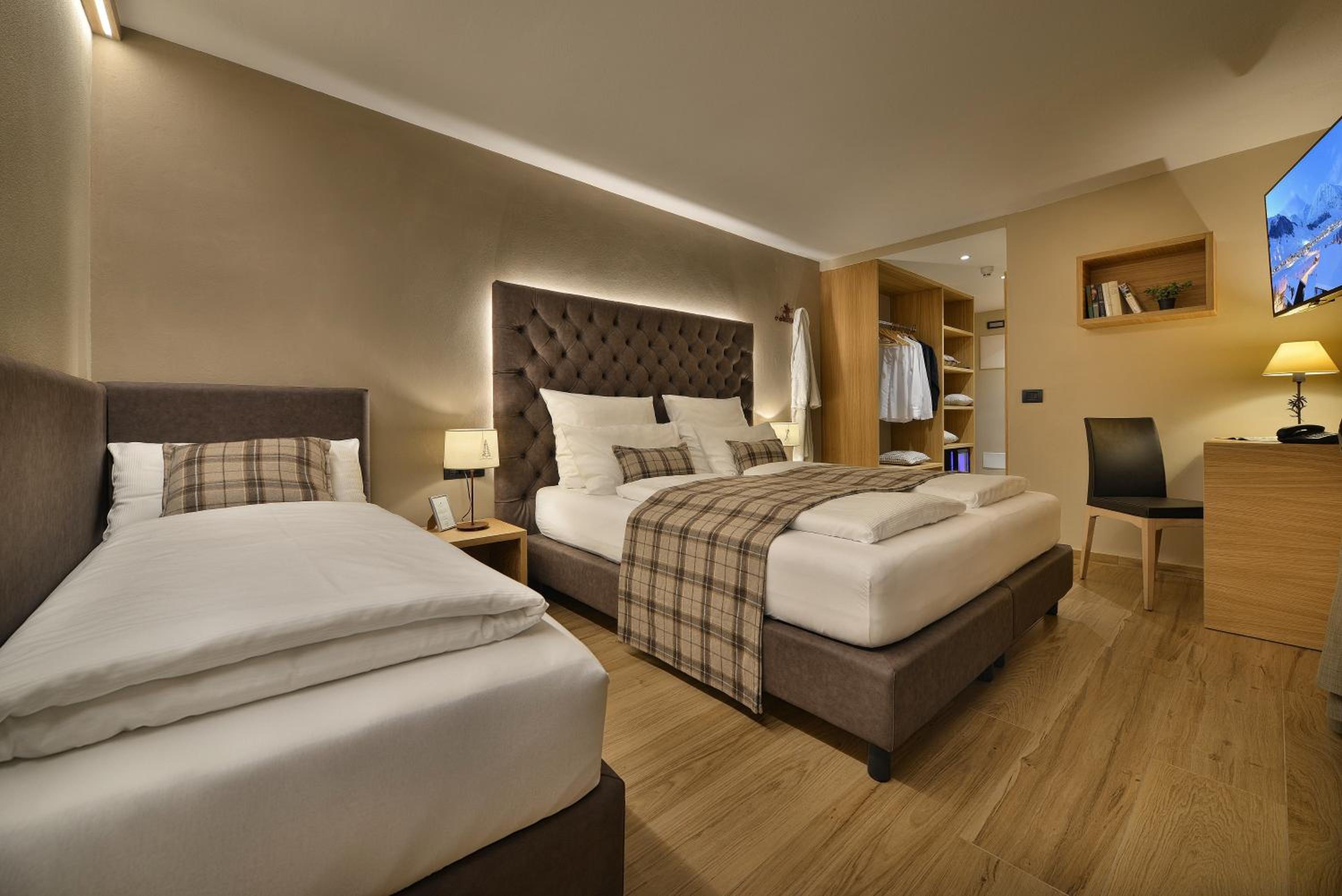 Deluxe Triple Room - Photo 1