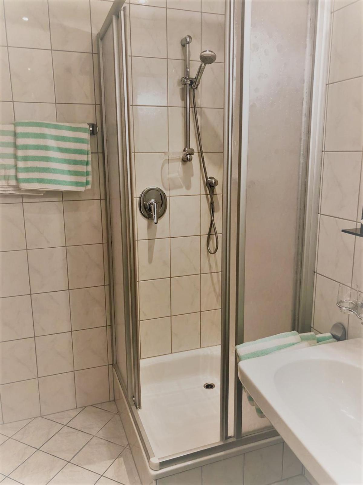 Double Room with Balcony - Photo 20