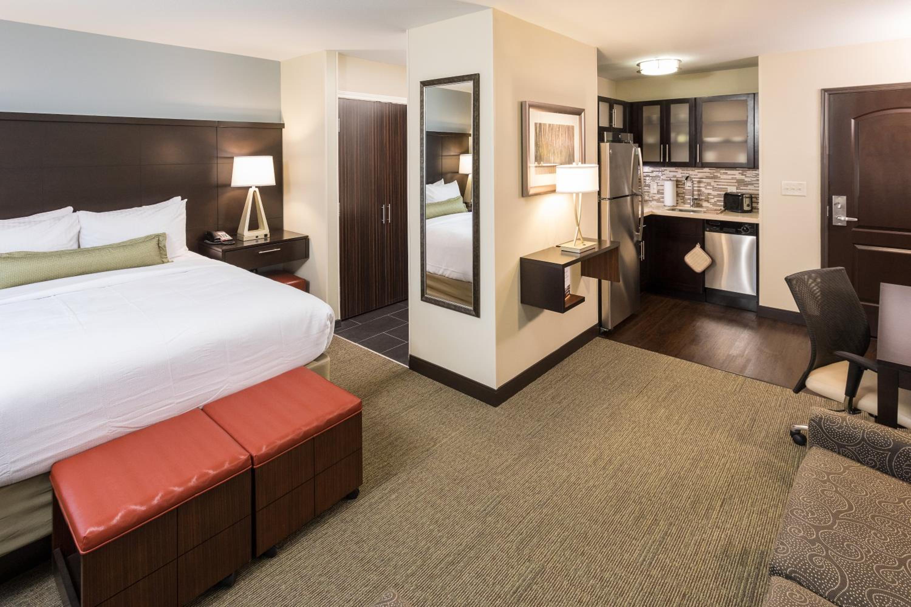 Queen Room - Hearing Accessible