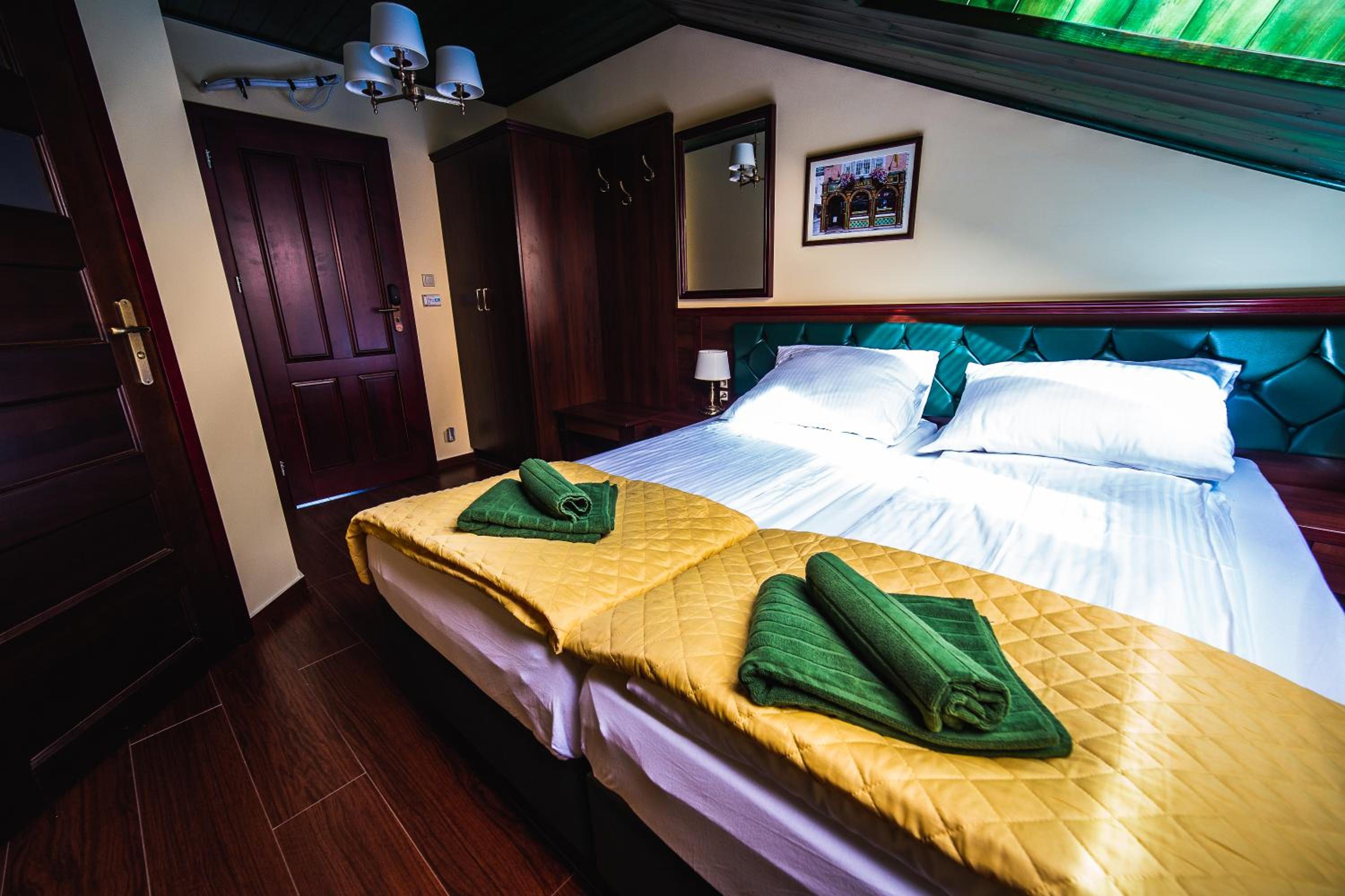 Double Room - Photo 6