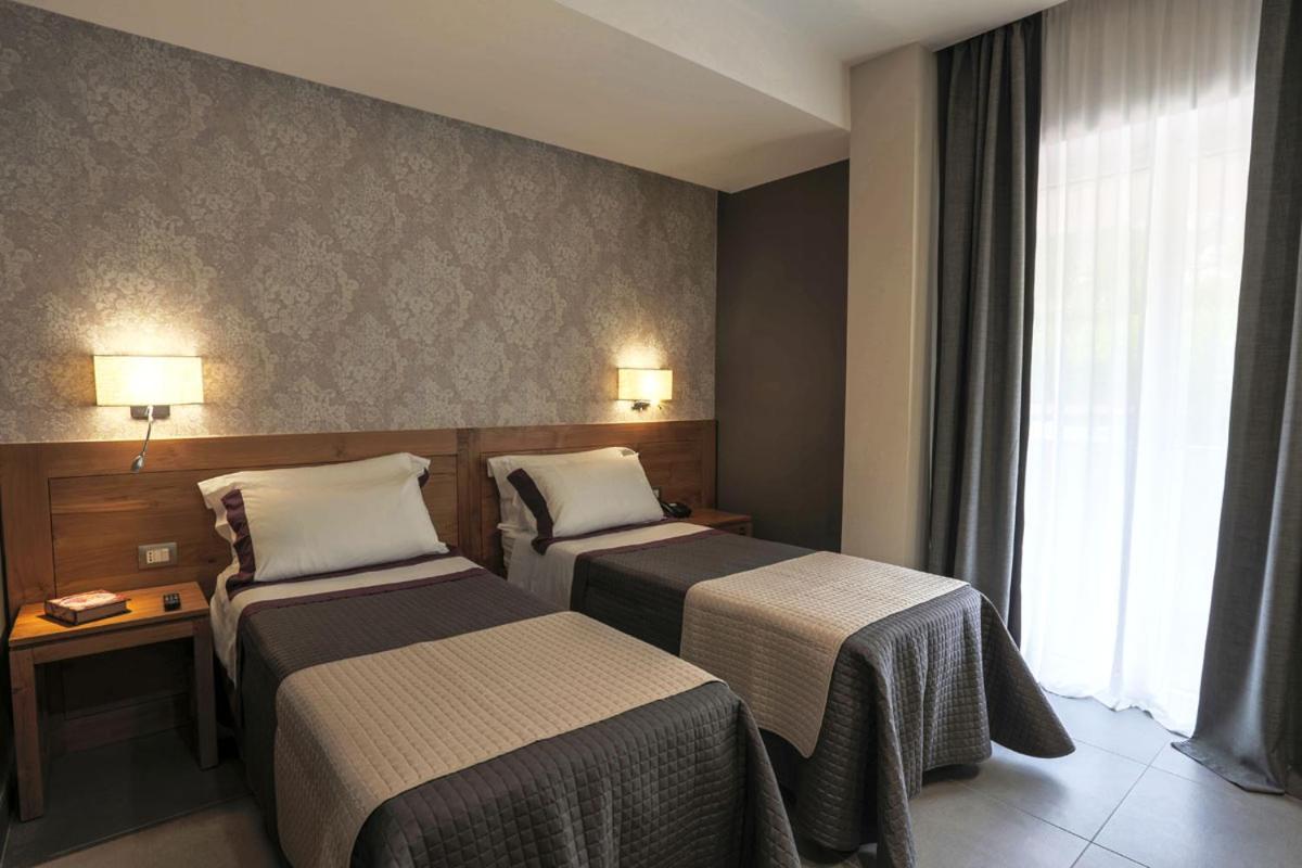Superior Double or Twin Room - Photo 3