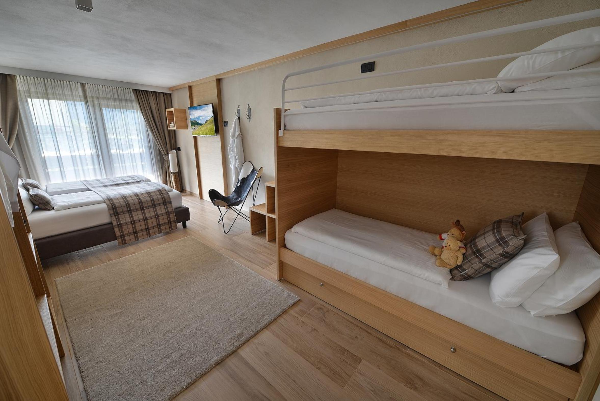 Deluxe Quadruple Room - Photo 1