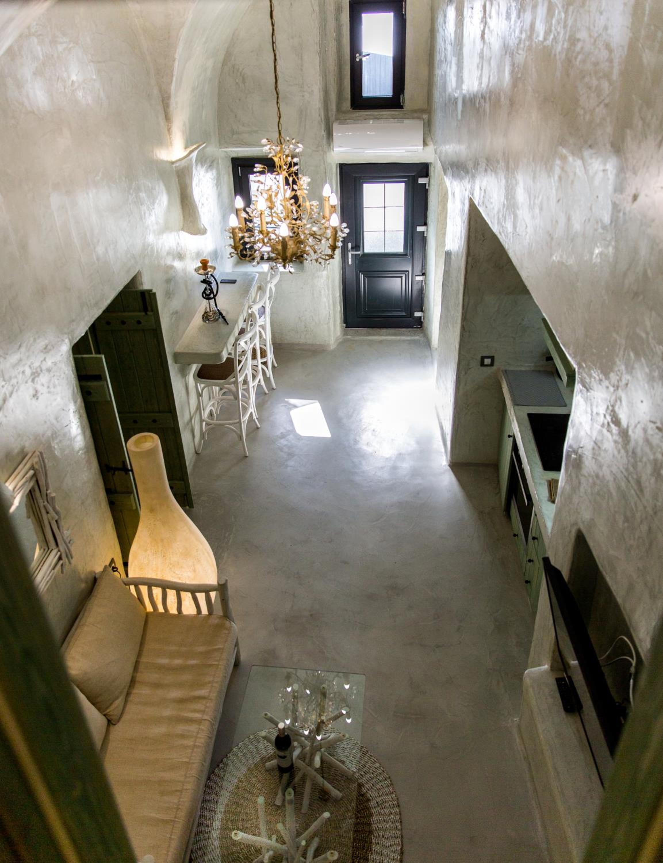 Two-Bedroom Villa - Split Level With Cave Hot Tub photo 3