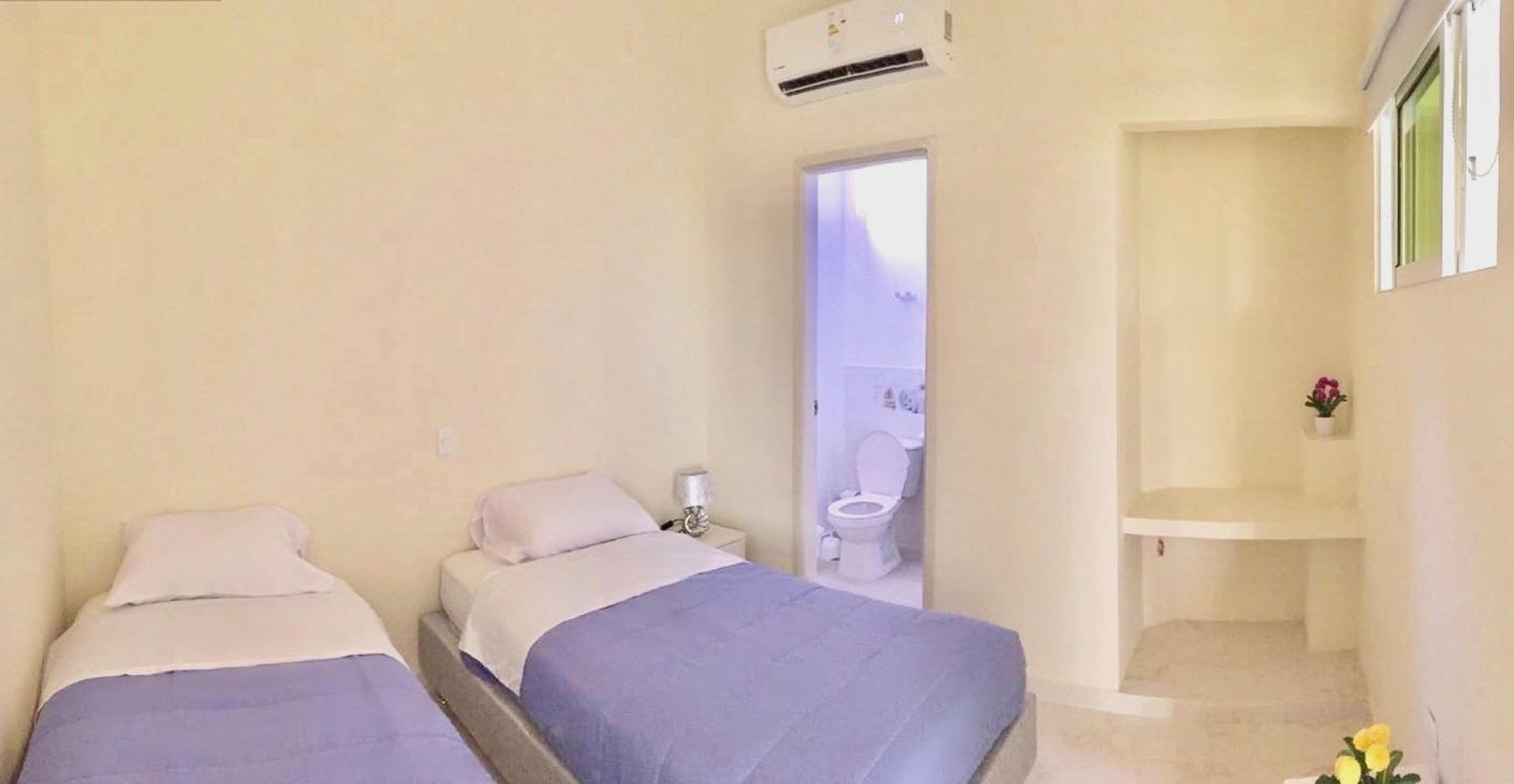 Twin Room With Private Bathroom photo 1