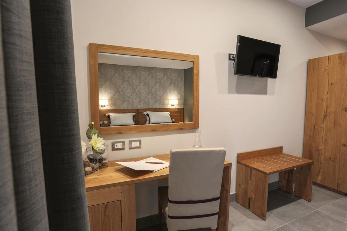 Superior Double or Twin Room - Photo 4