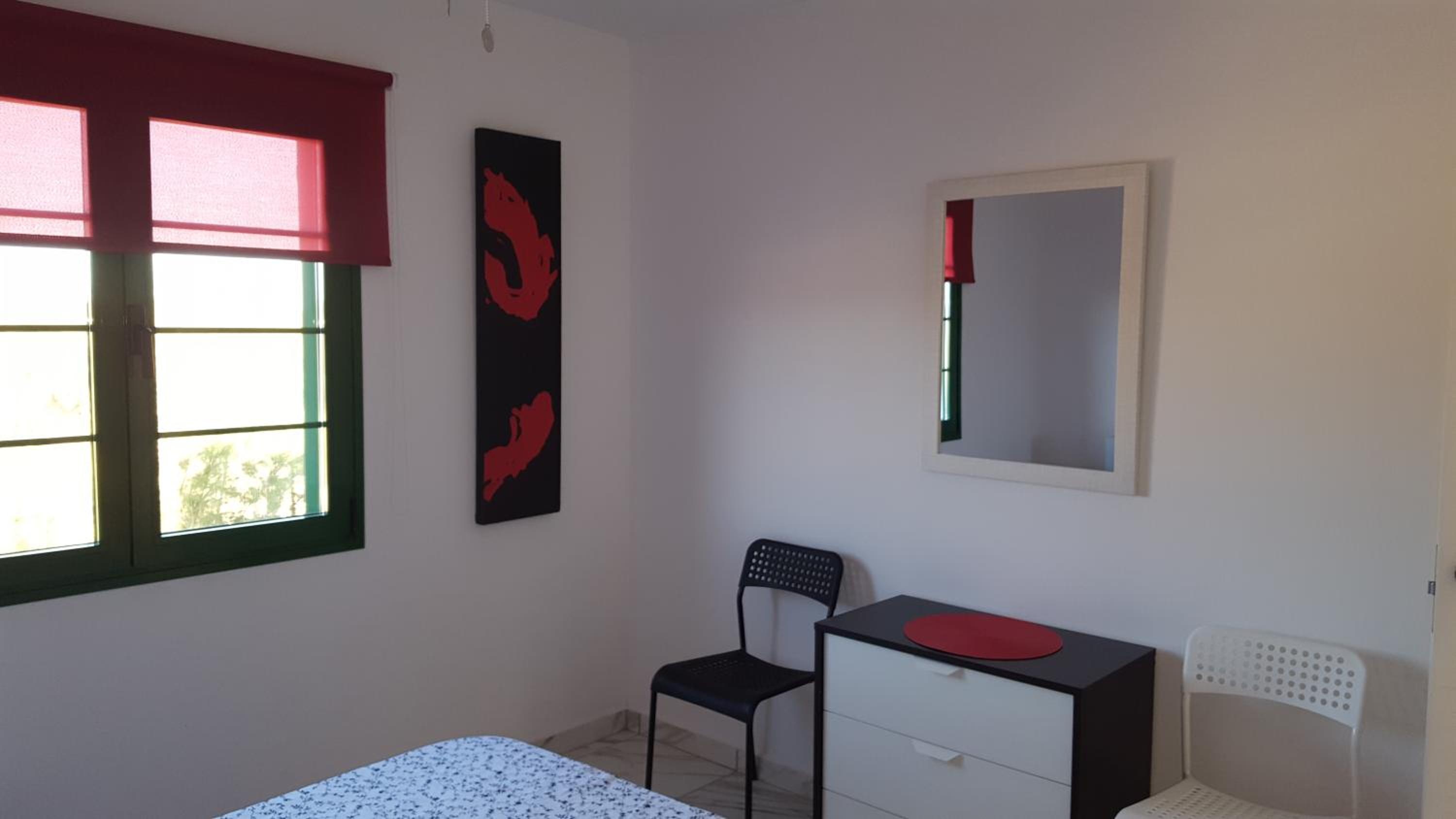 One-Bedroom Apartment photo 3