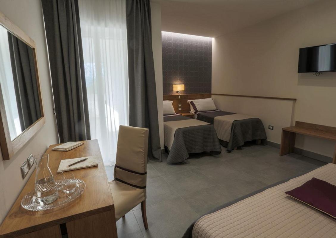 Superior Quadruple Room photo 2