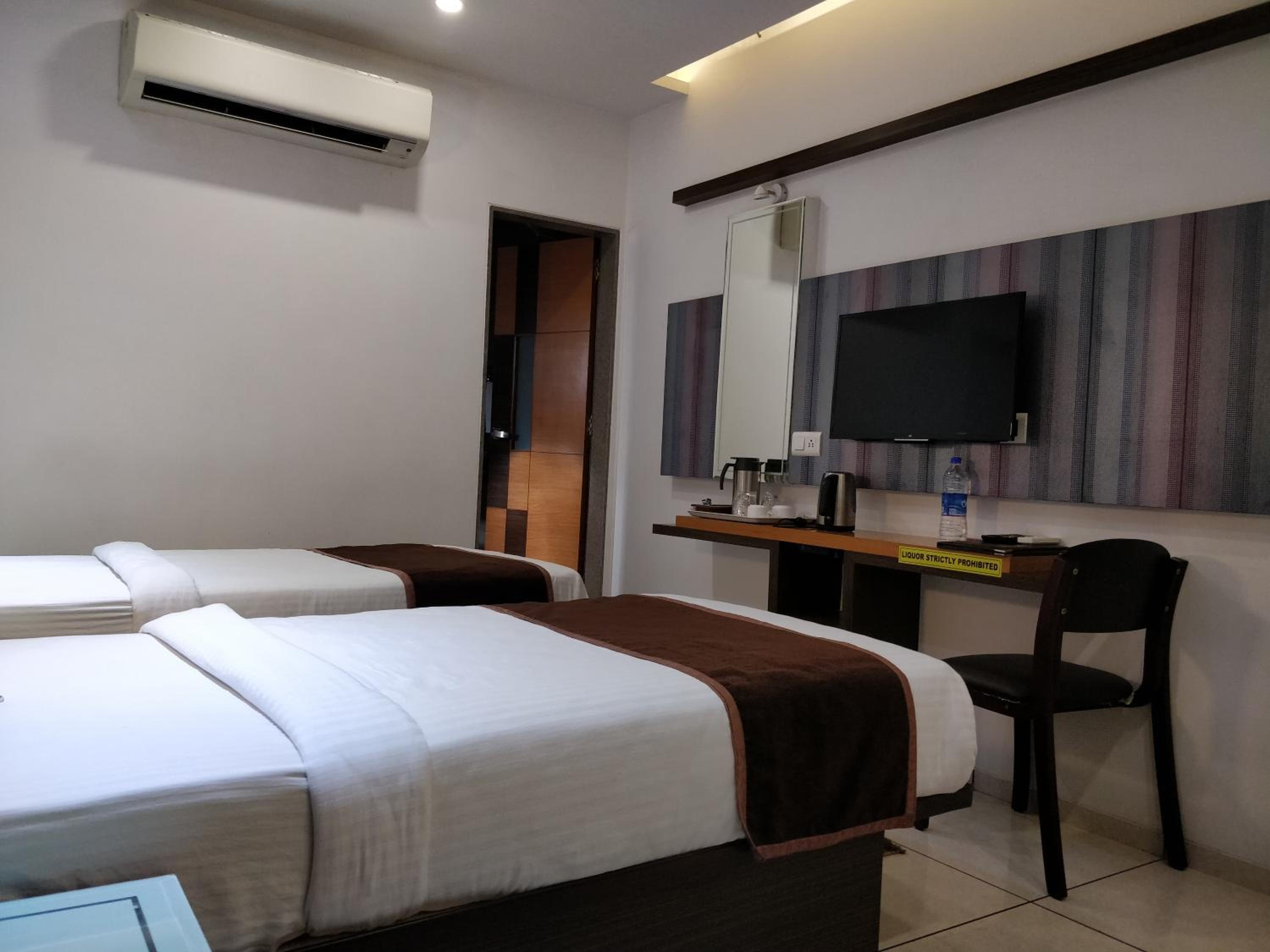 Business Double or Twin Room photo 3