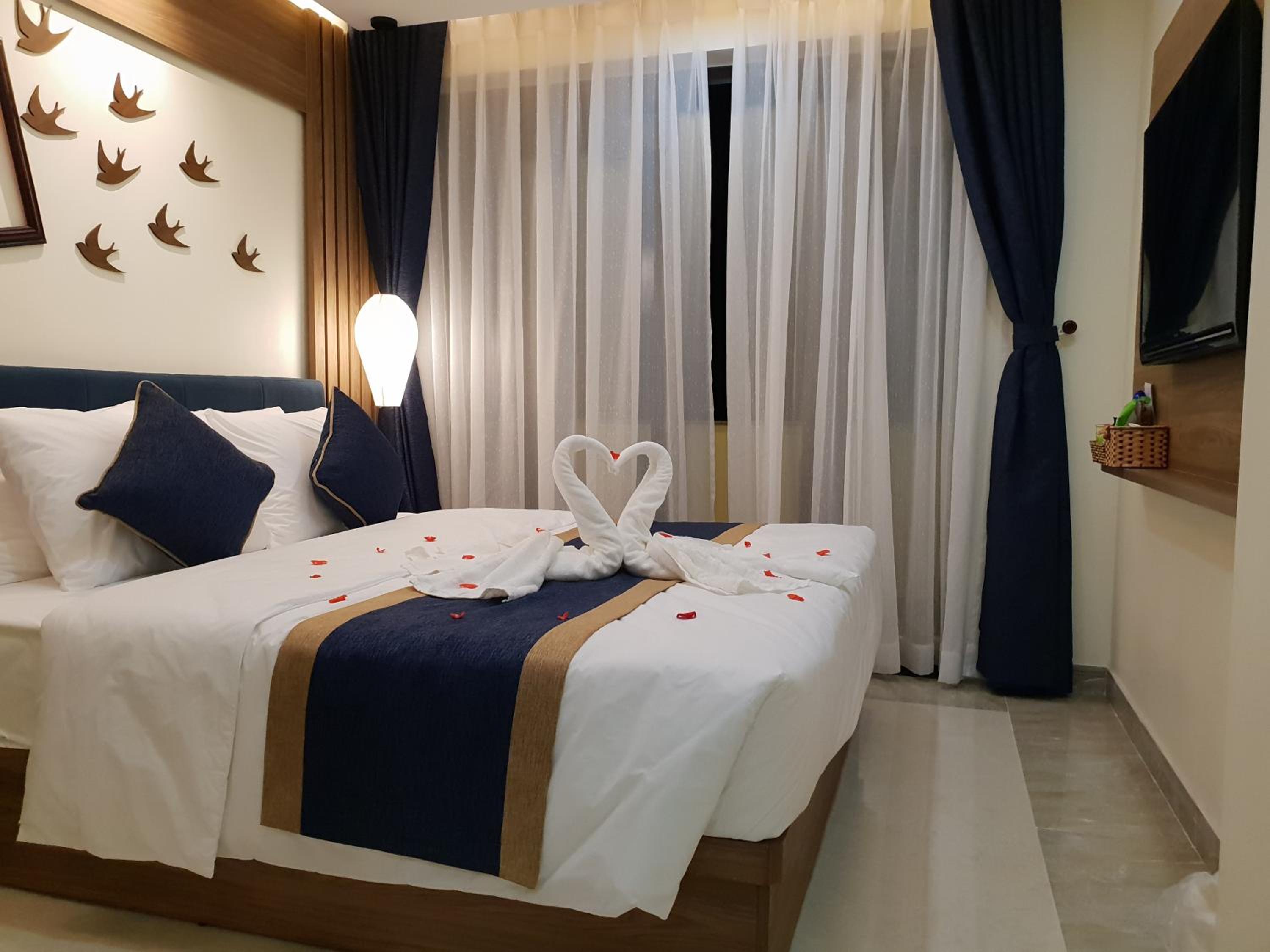 Deluxe Double Room City View With Balcony