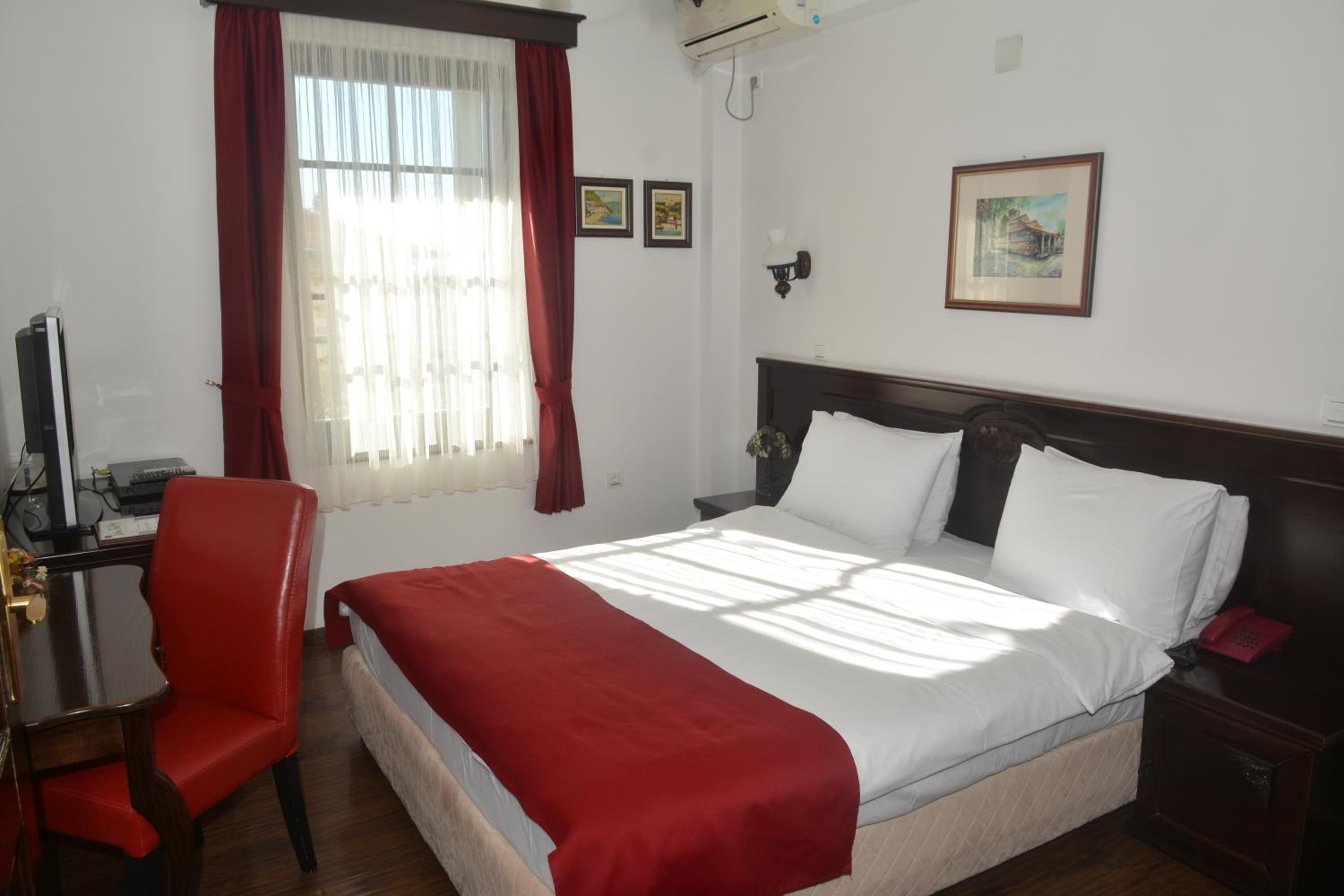 Double Room - Photo 1
